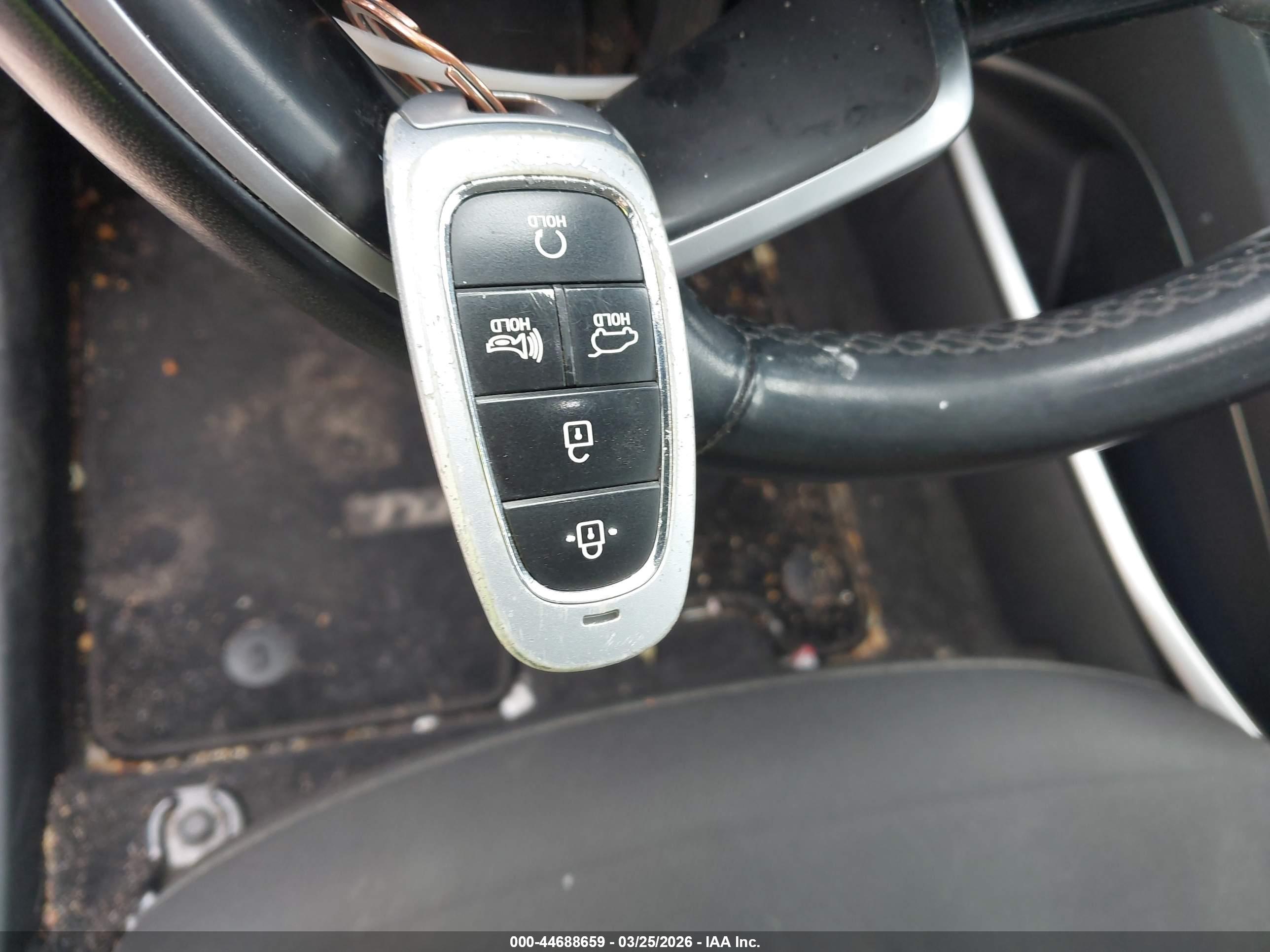 HYUNDAI TUCSON image 11