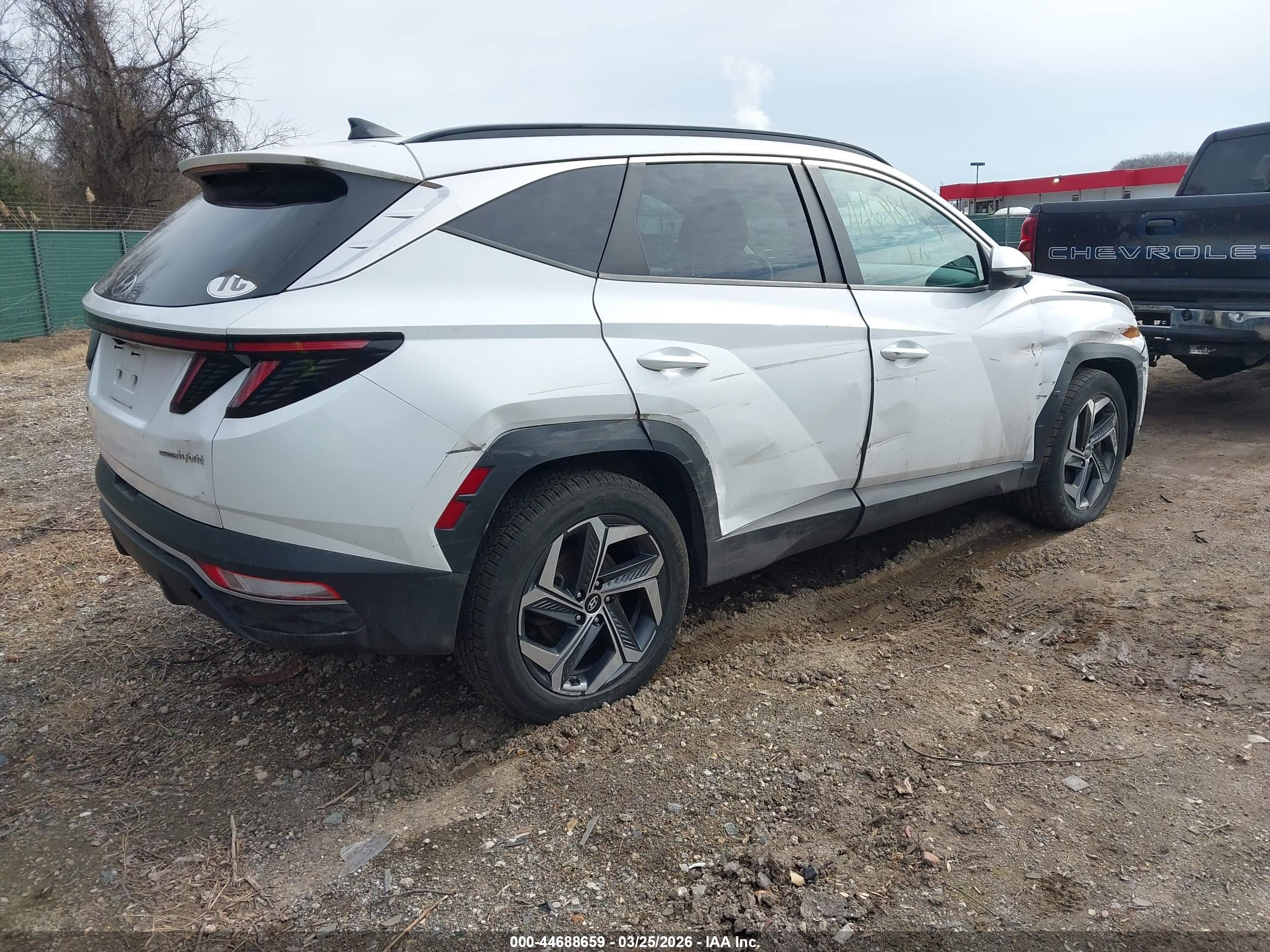 HYUNDAI TUCSON image 4
