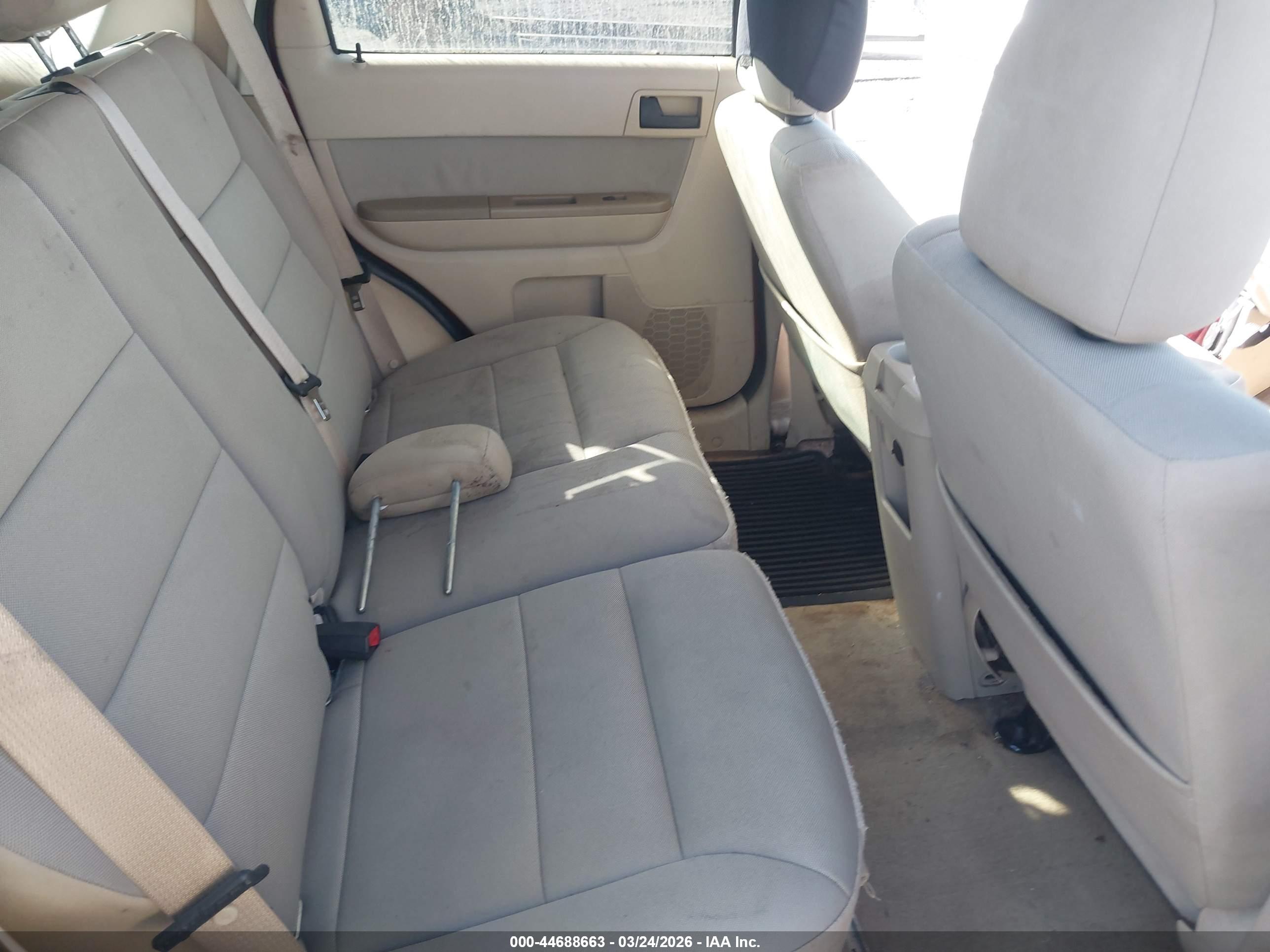 FORD ESCAPE image 8
