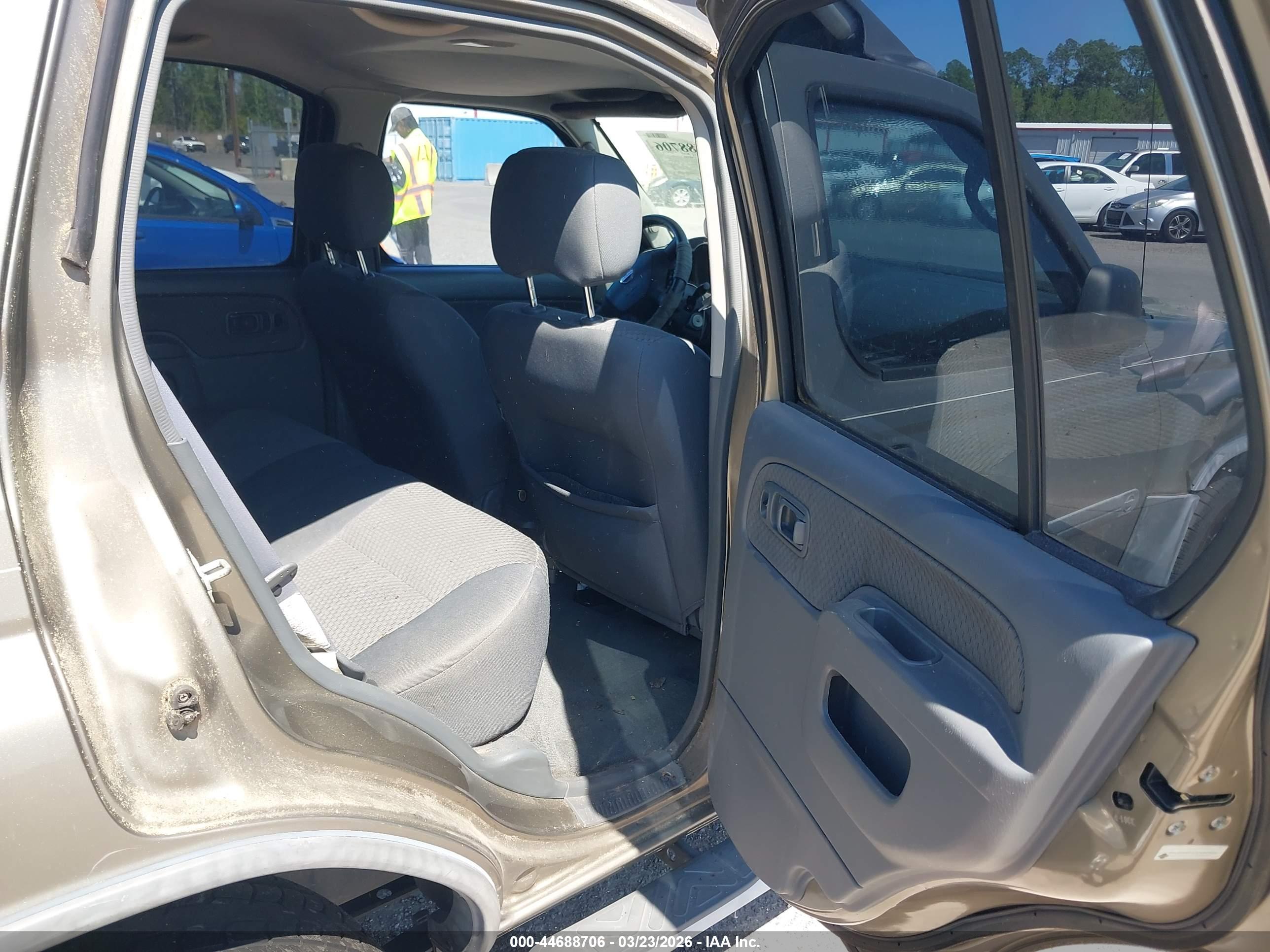 NISSAN XTERRA image 8