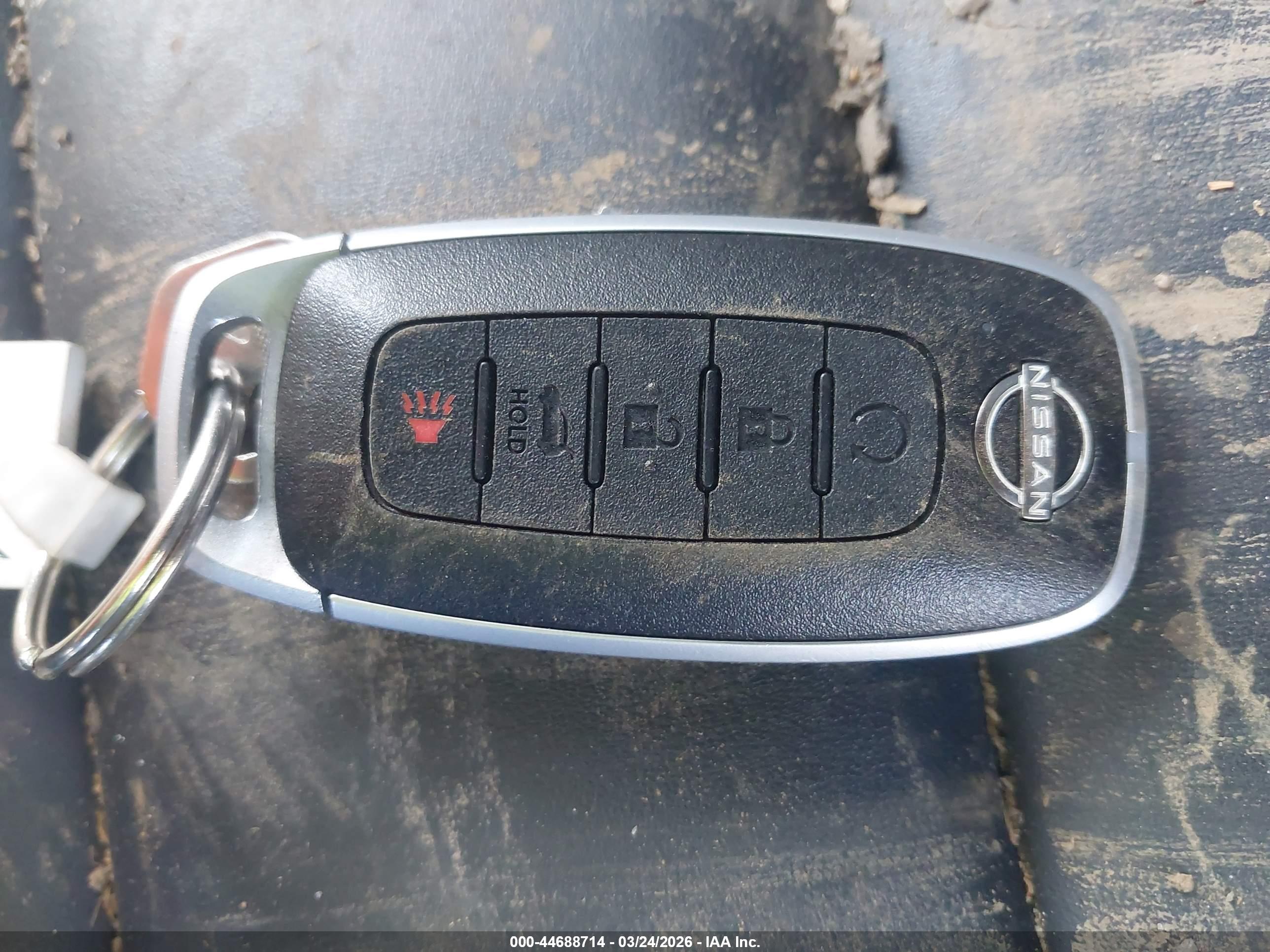 NISSAN ROGUE image 11