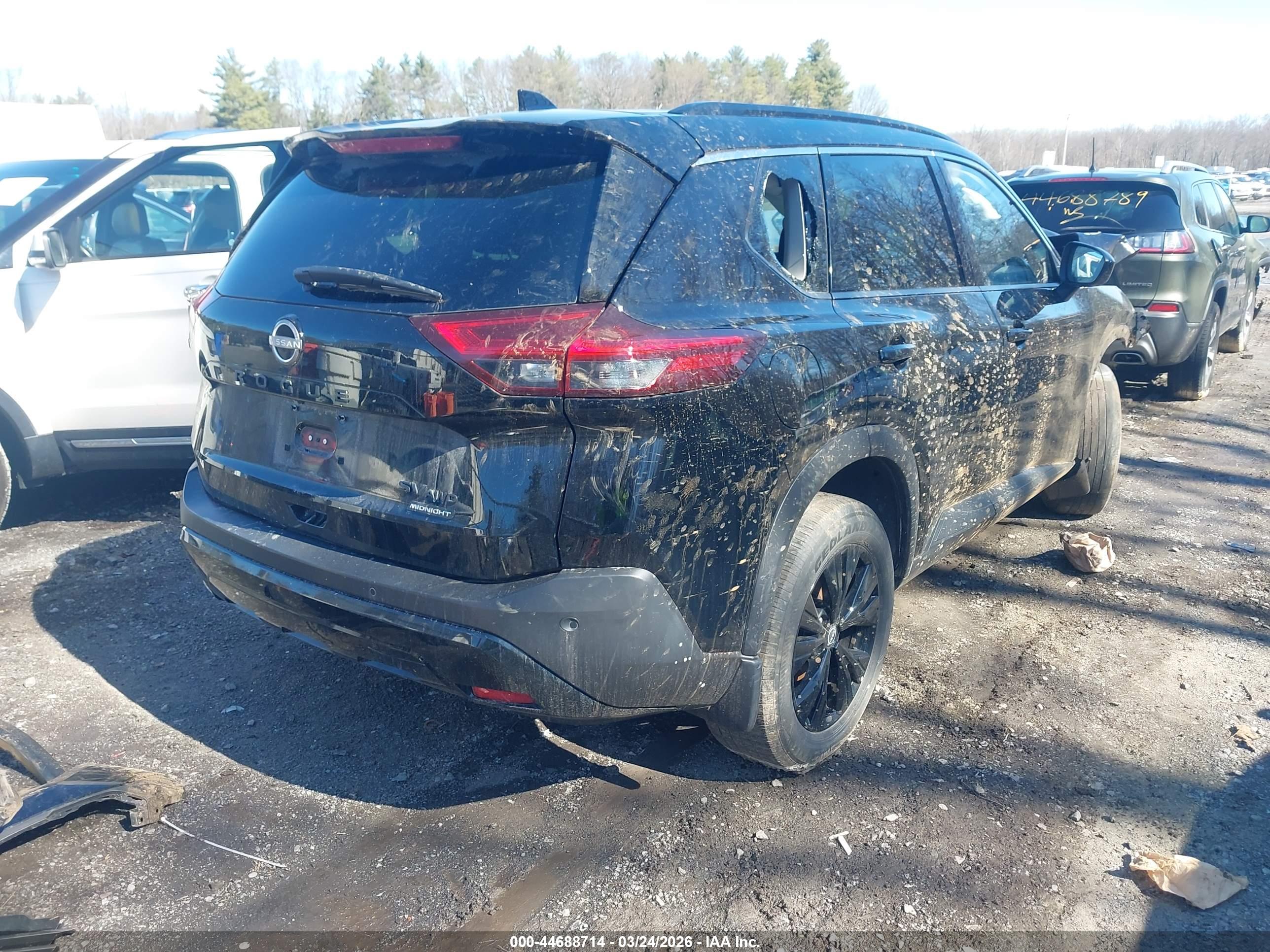 NISSAN ROGUE image 4