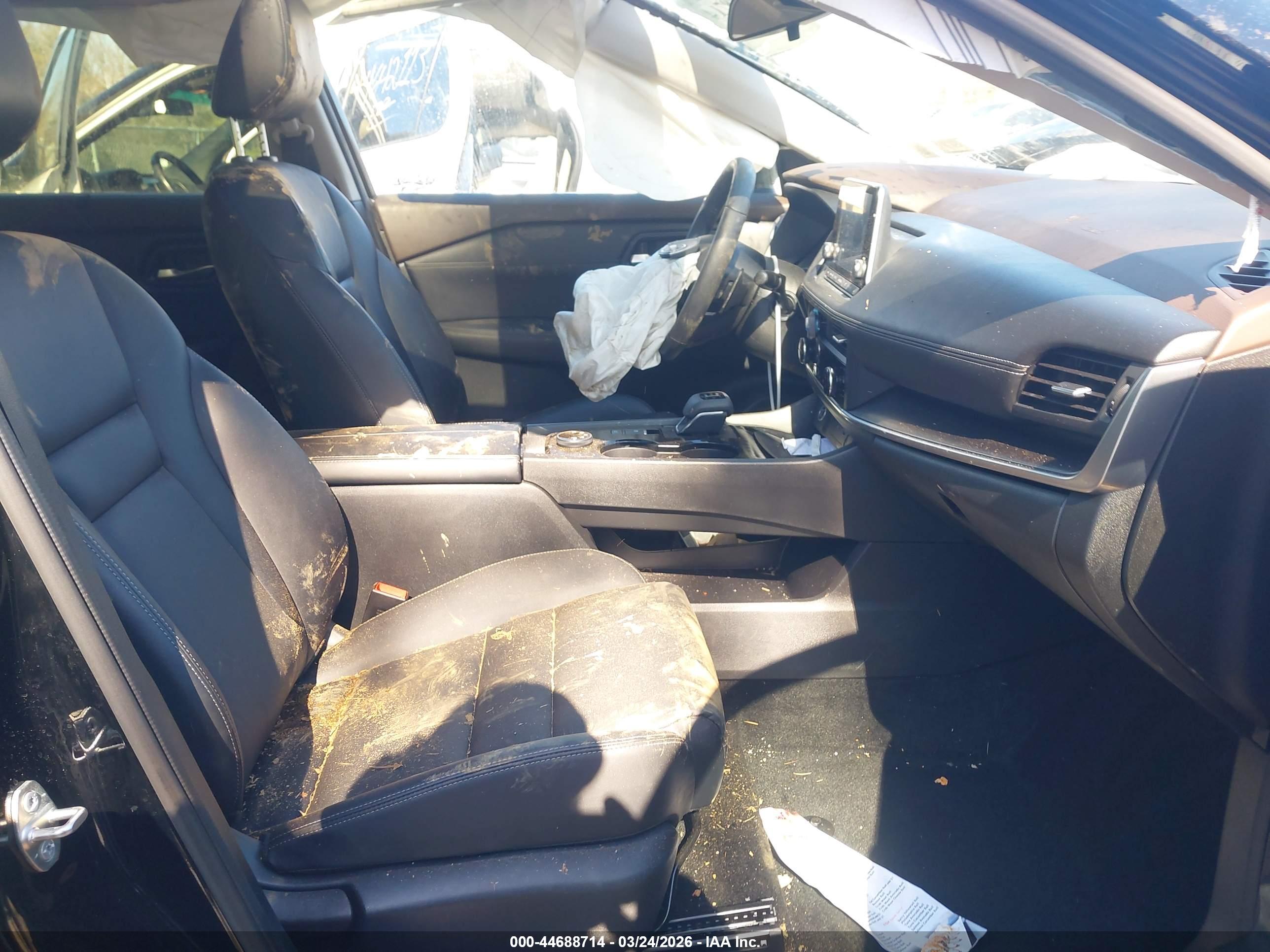 NISSAN ROGUE image 5