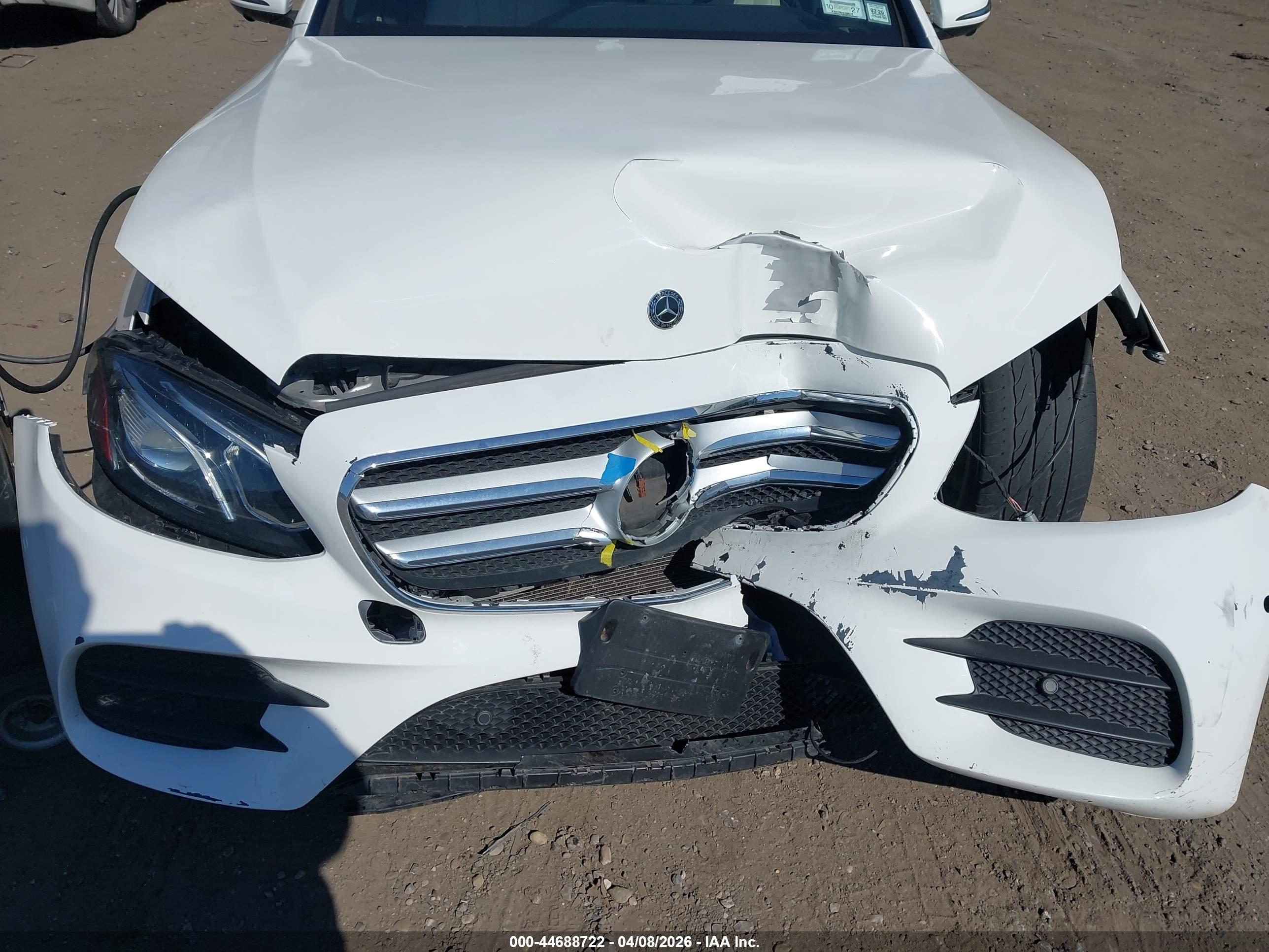 MERCEDES-BENZ E image 6