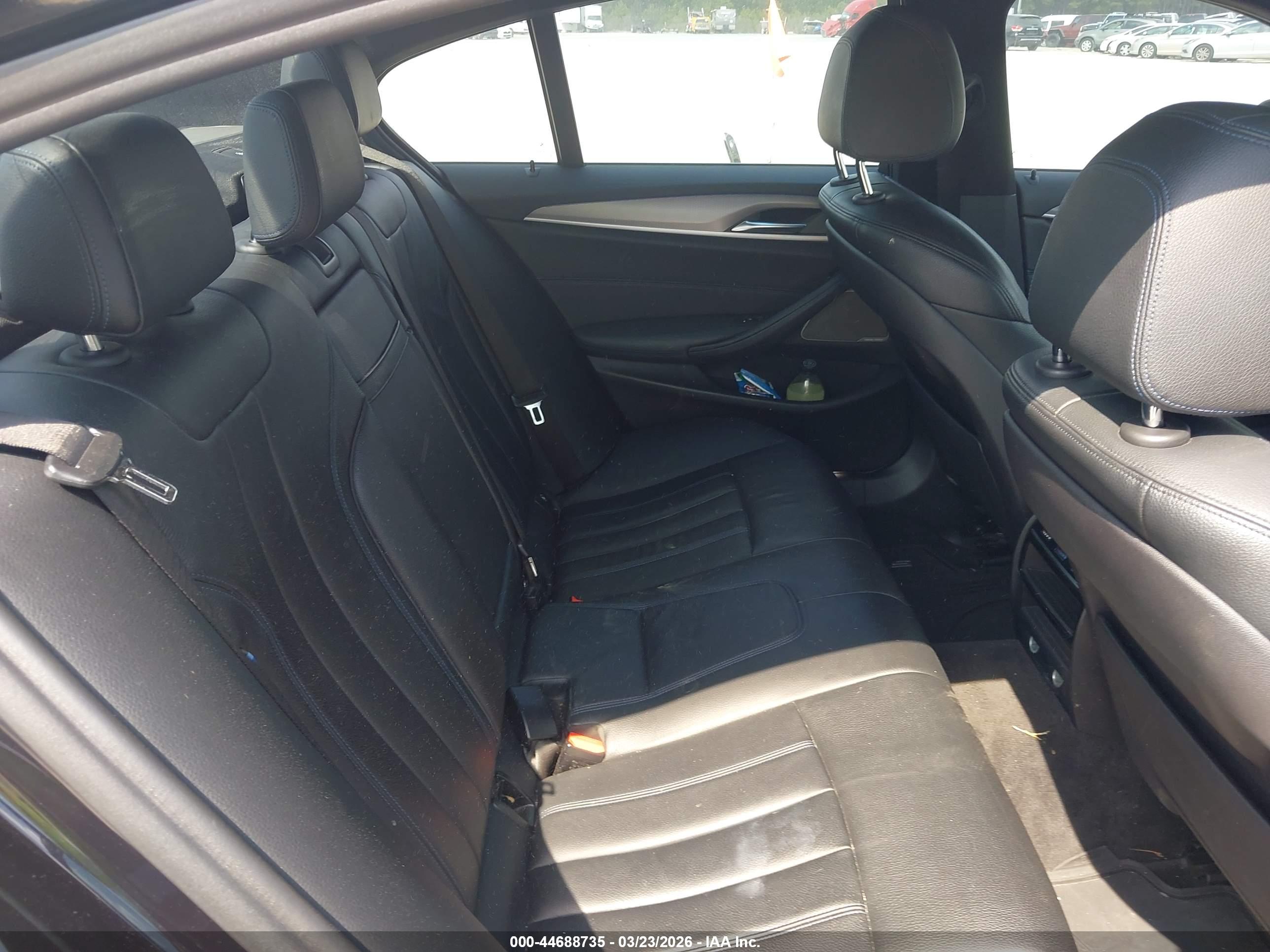 BMW 530E image 8