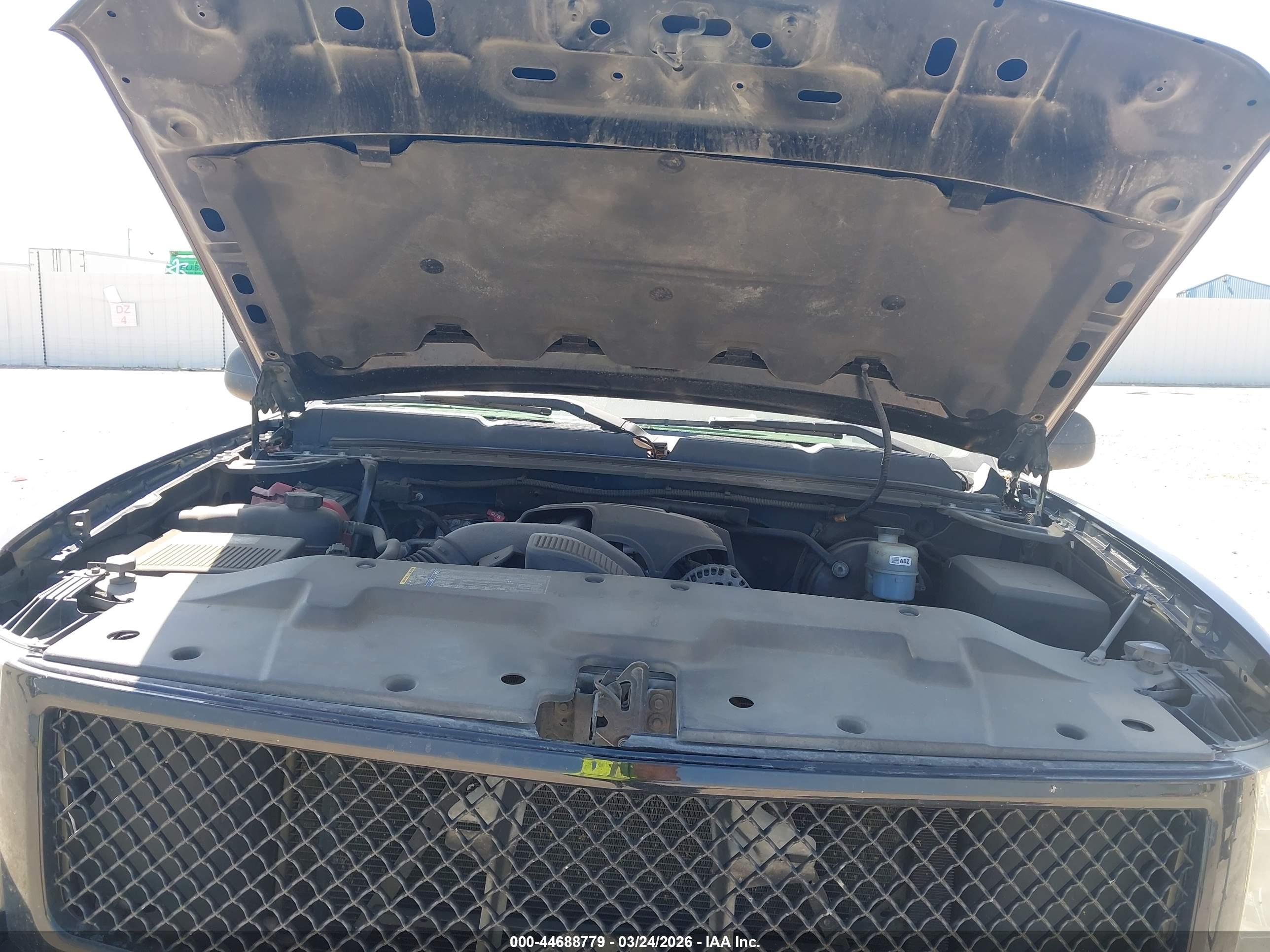 CHEVROLET SILVERADO image 10