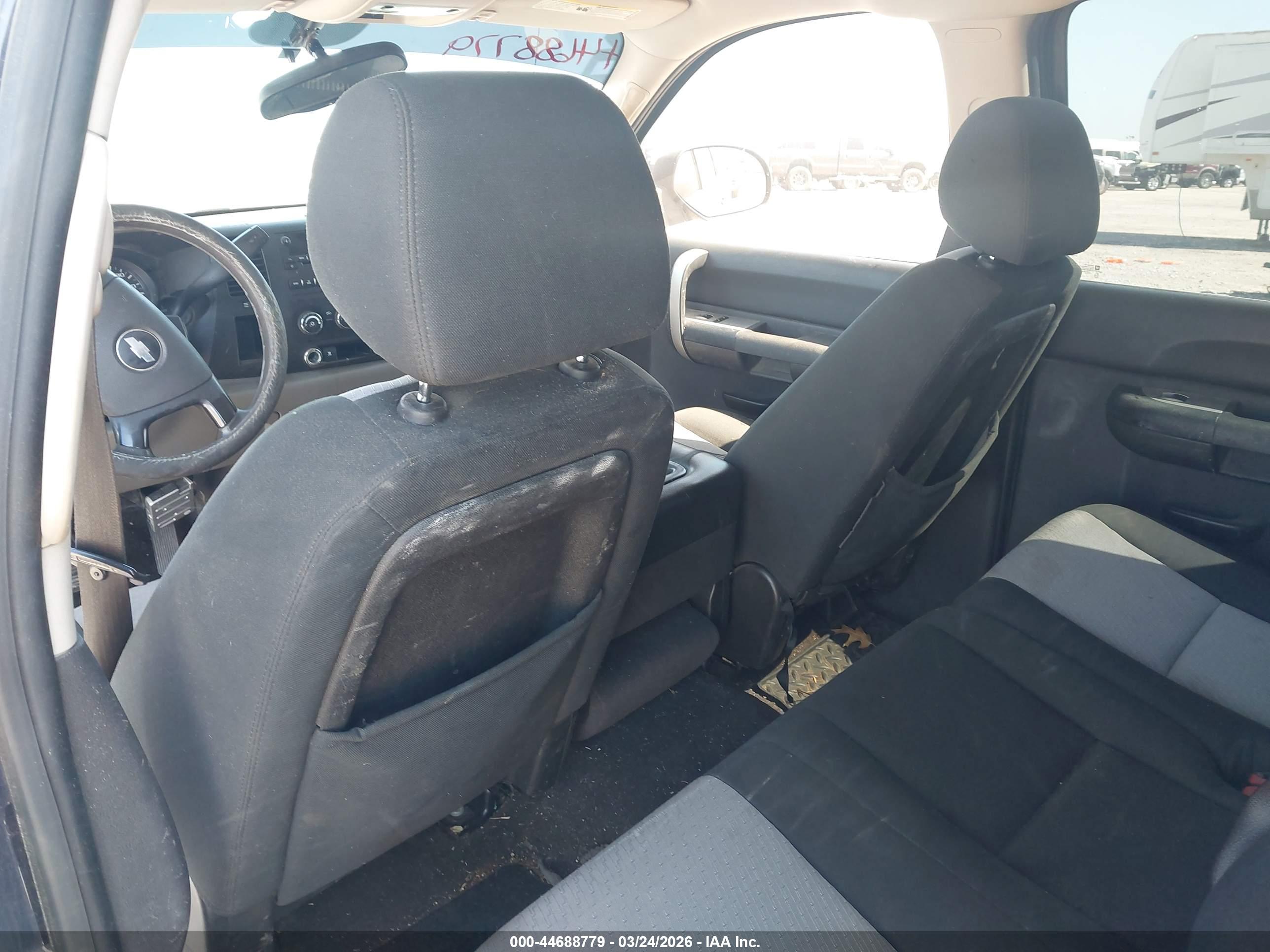 CHEVROLET SILVERADO image 8