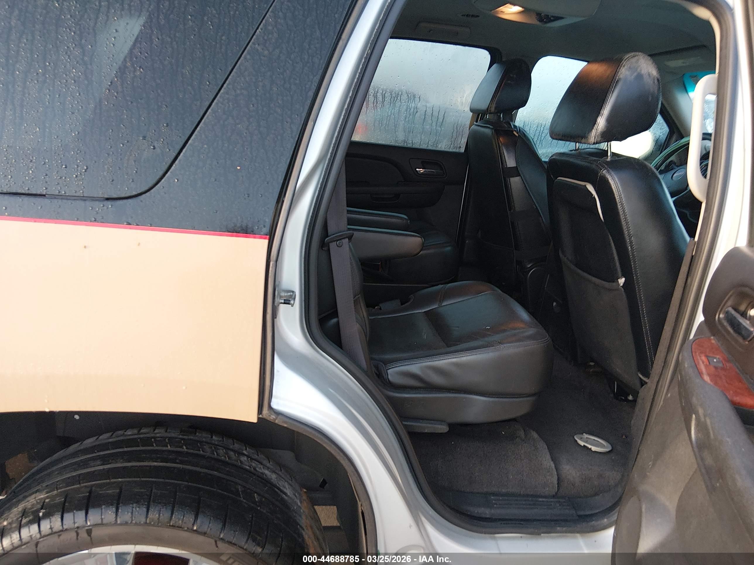 GMC YUKON image 8