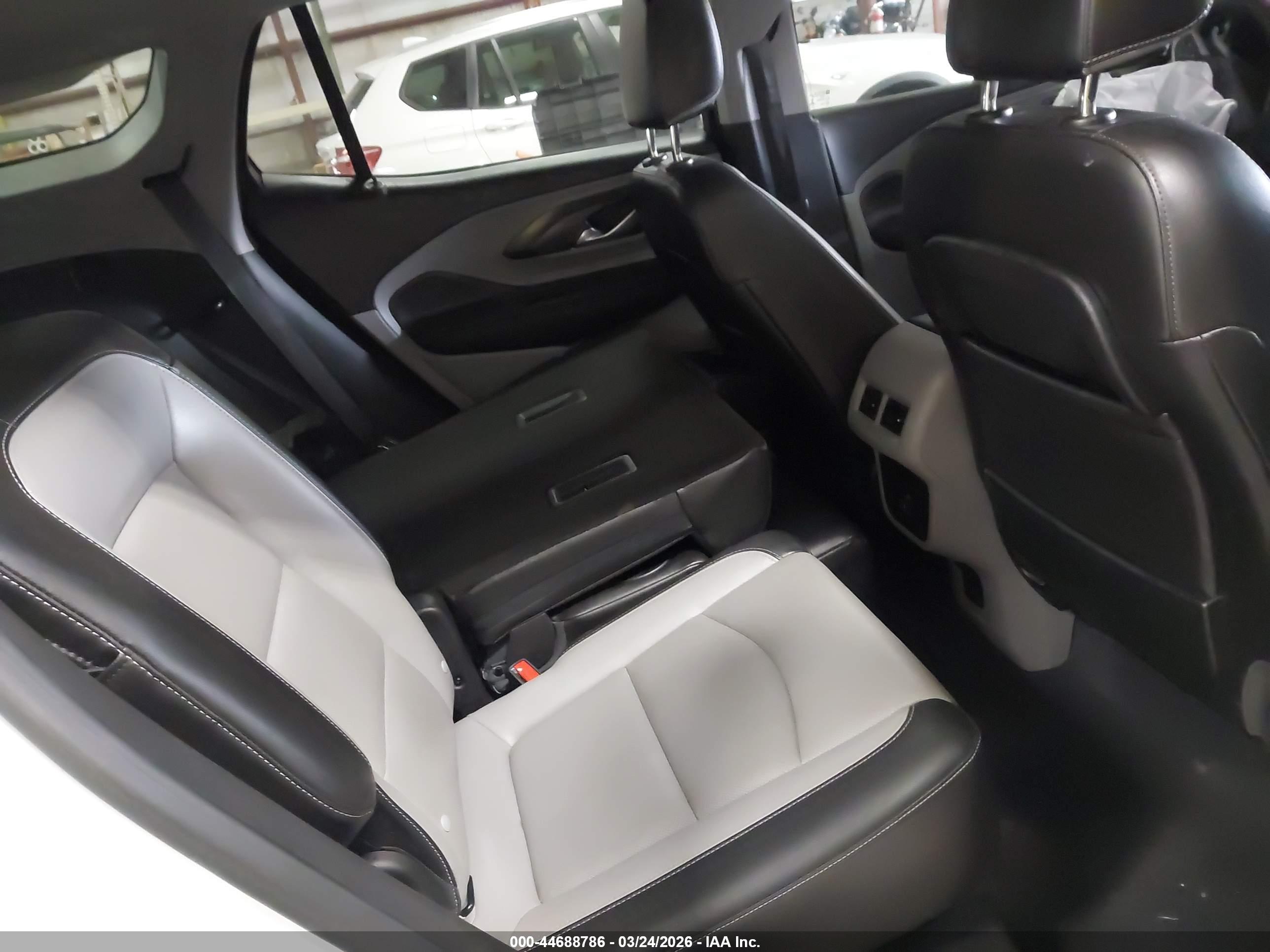 GMC TERRAIN image 8