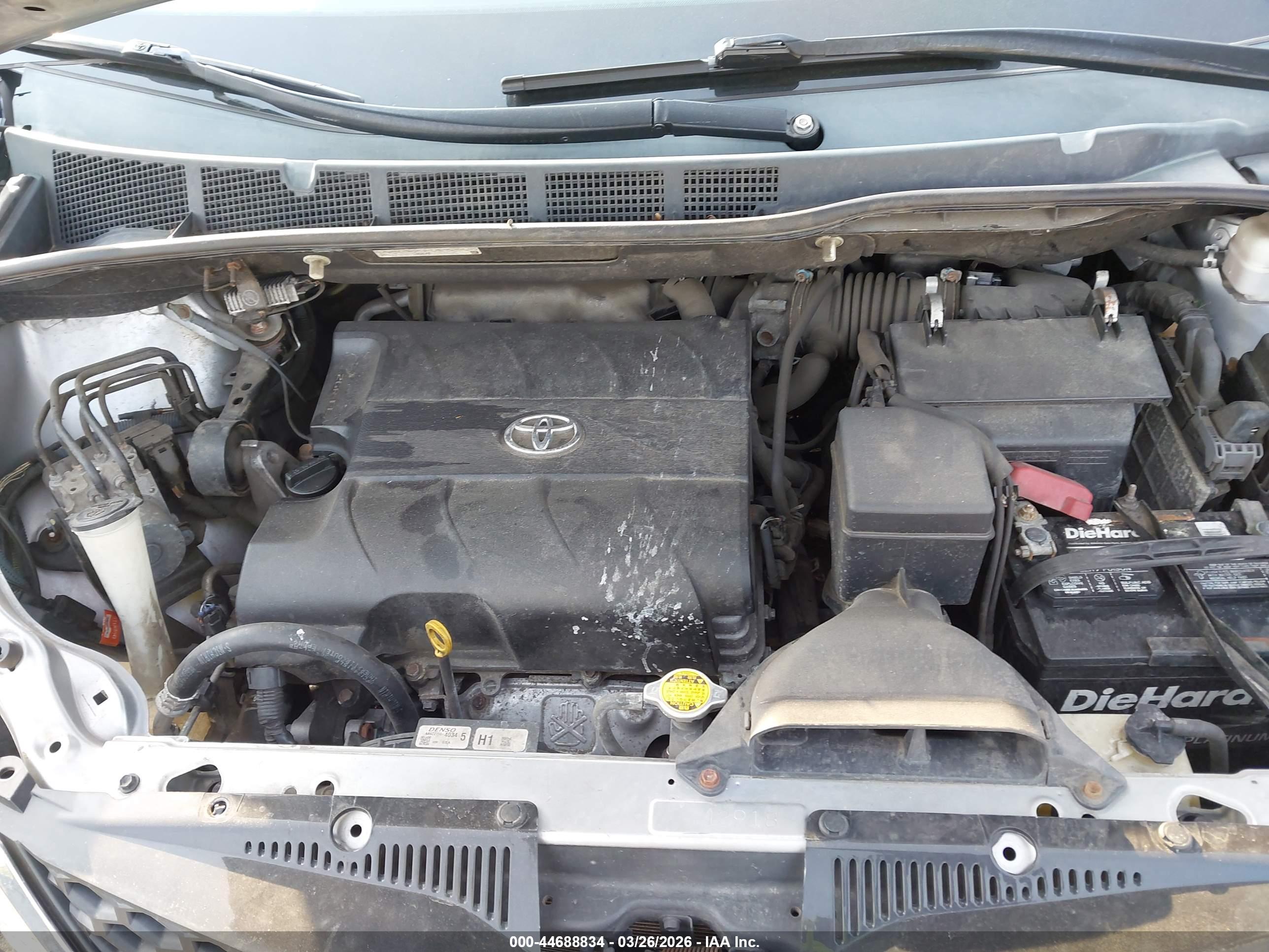 TOYOTA SIENNA image 10