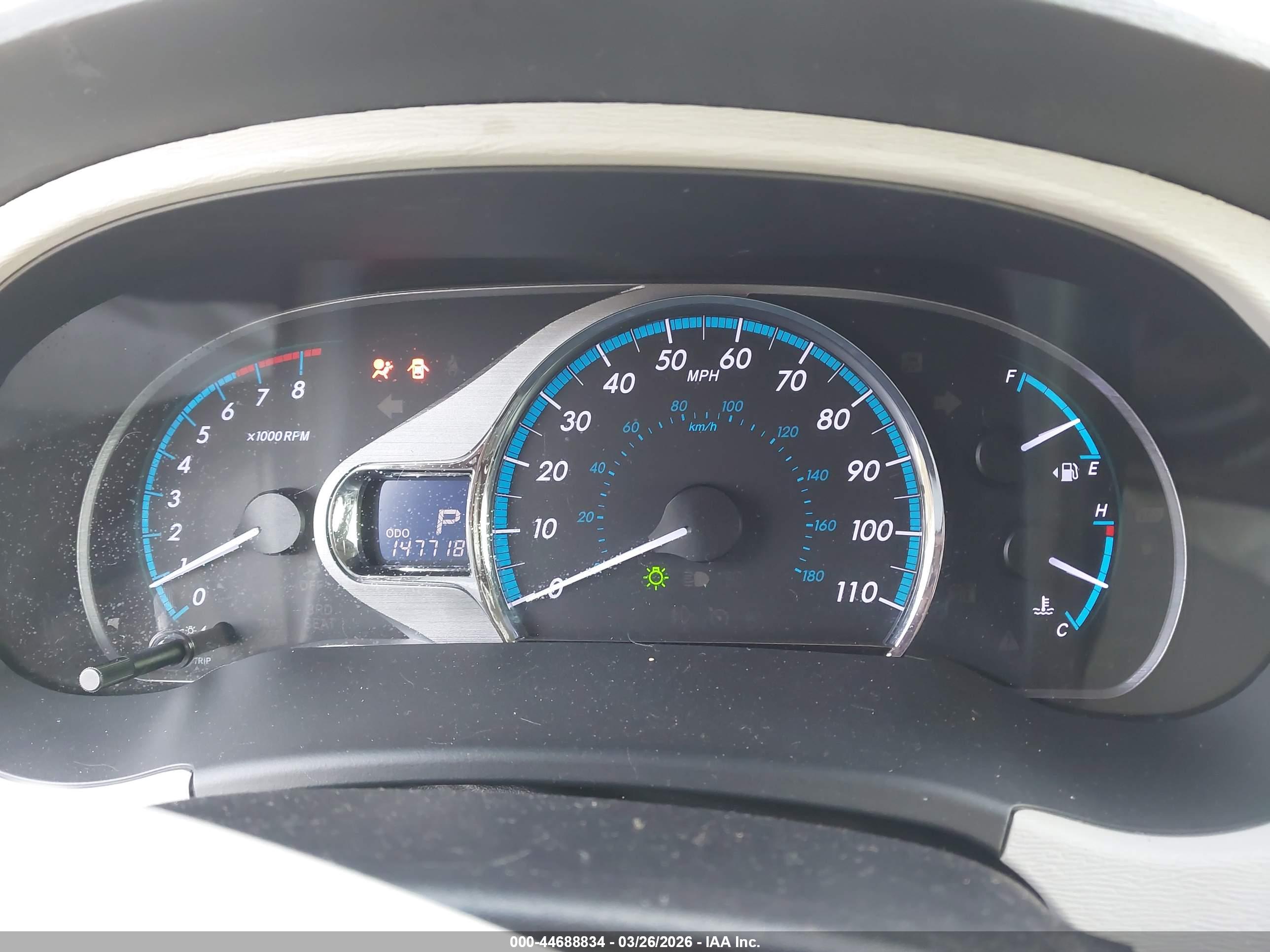 TOYOTA SIENNA image 7
