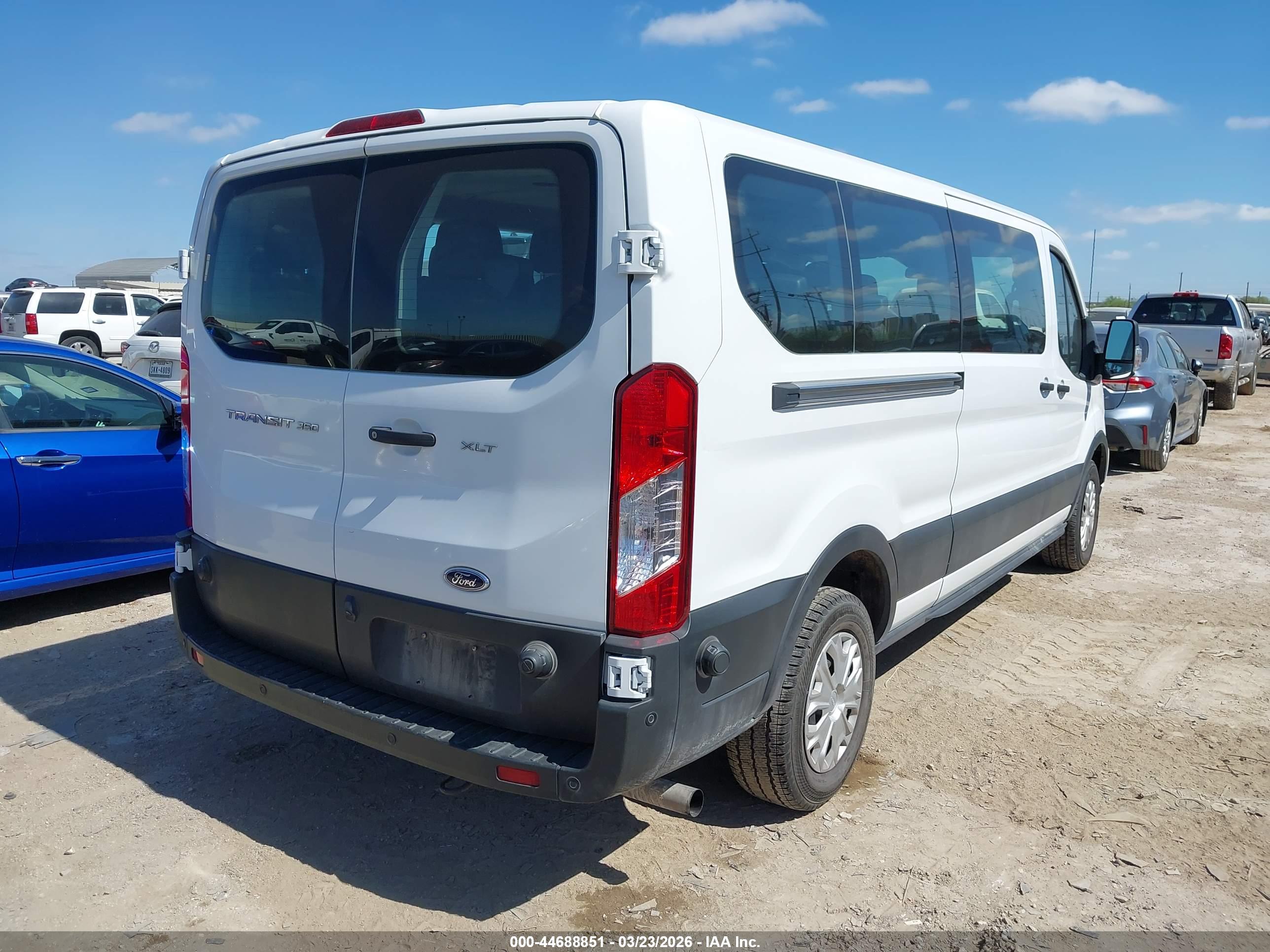 FORD TRANSIT-350 image 4