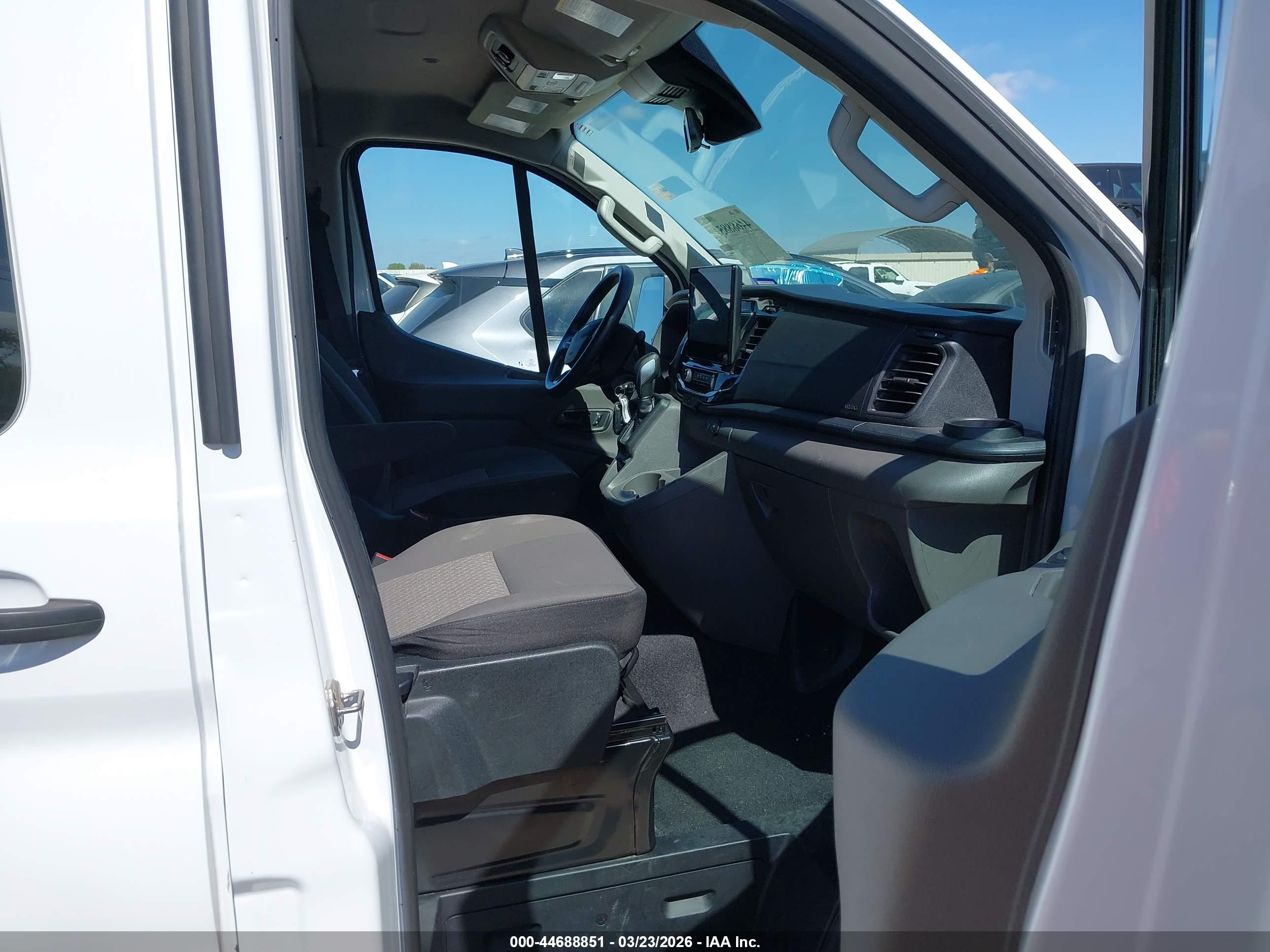 FORD TRANSIT-350 image 5