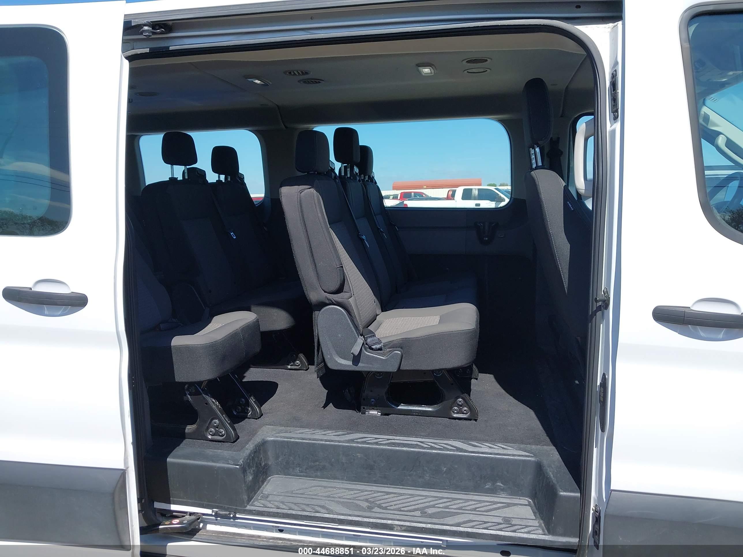 FORD TRANSIT-350 image 8