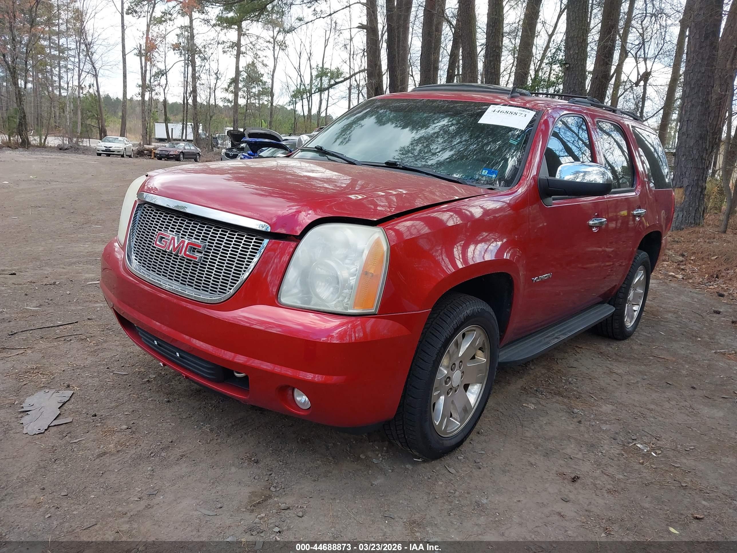 GMC YUKON image 2