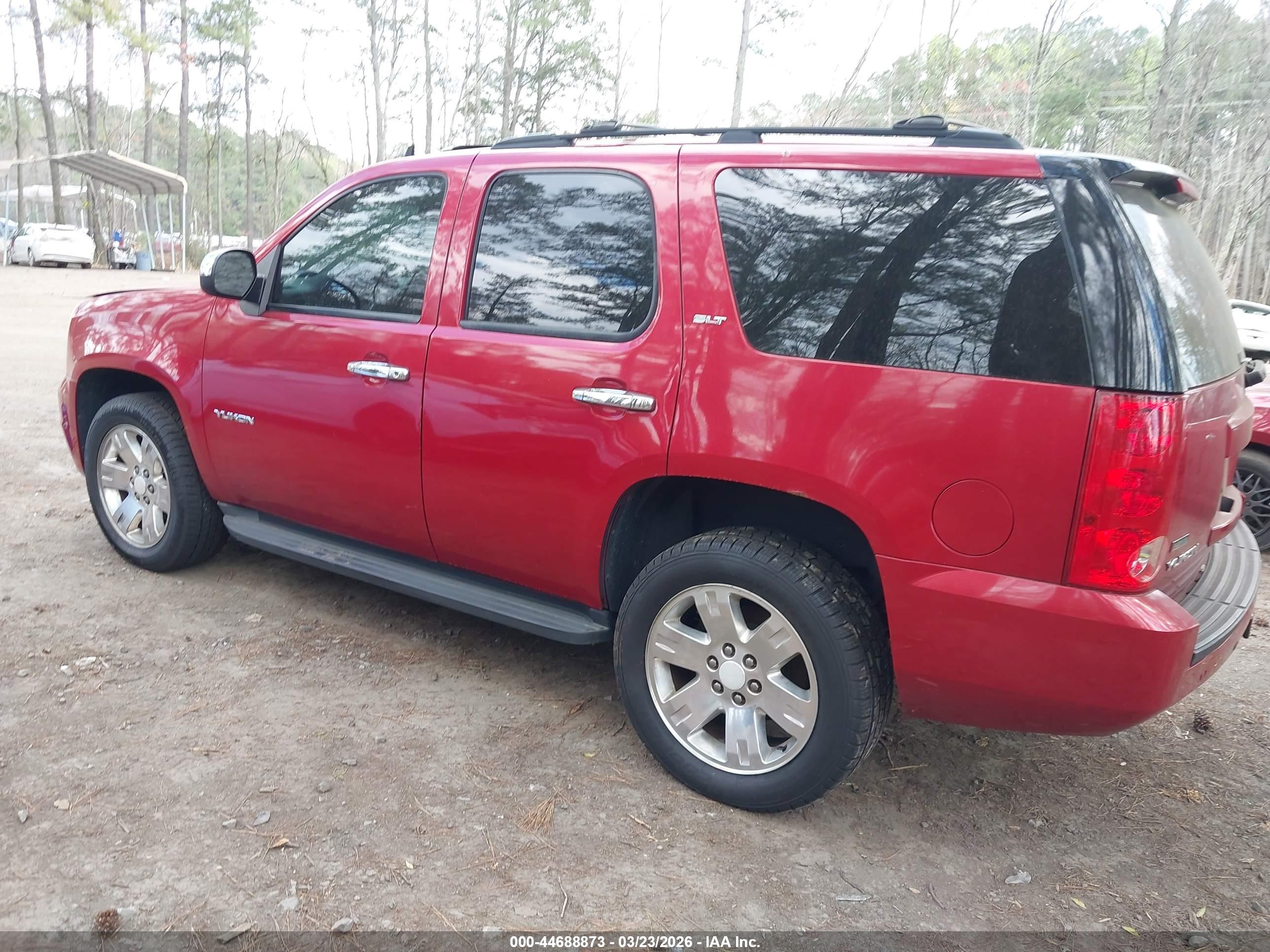 GMC YUKON image 3