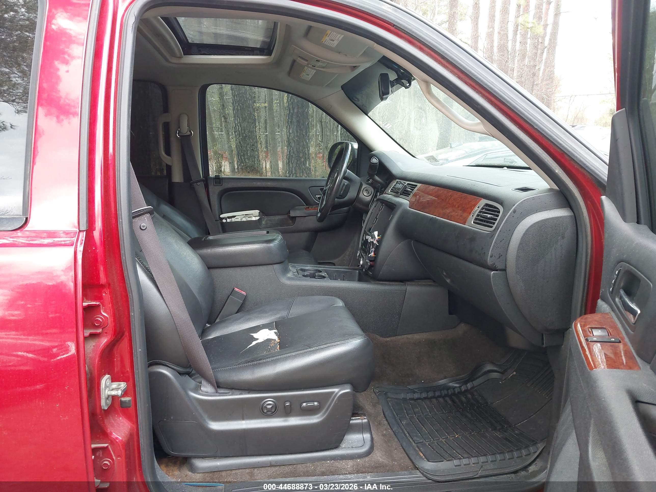 GMC YUKON image 5