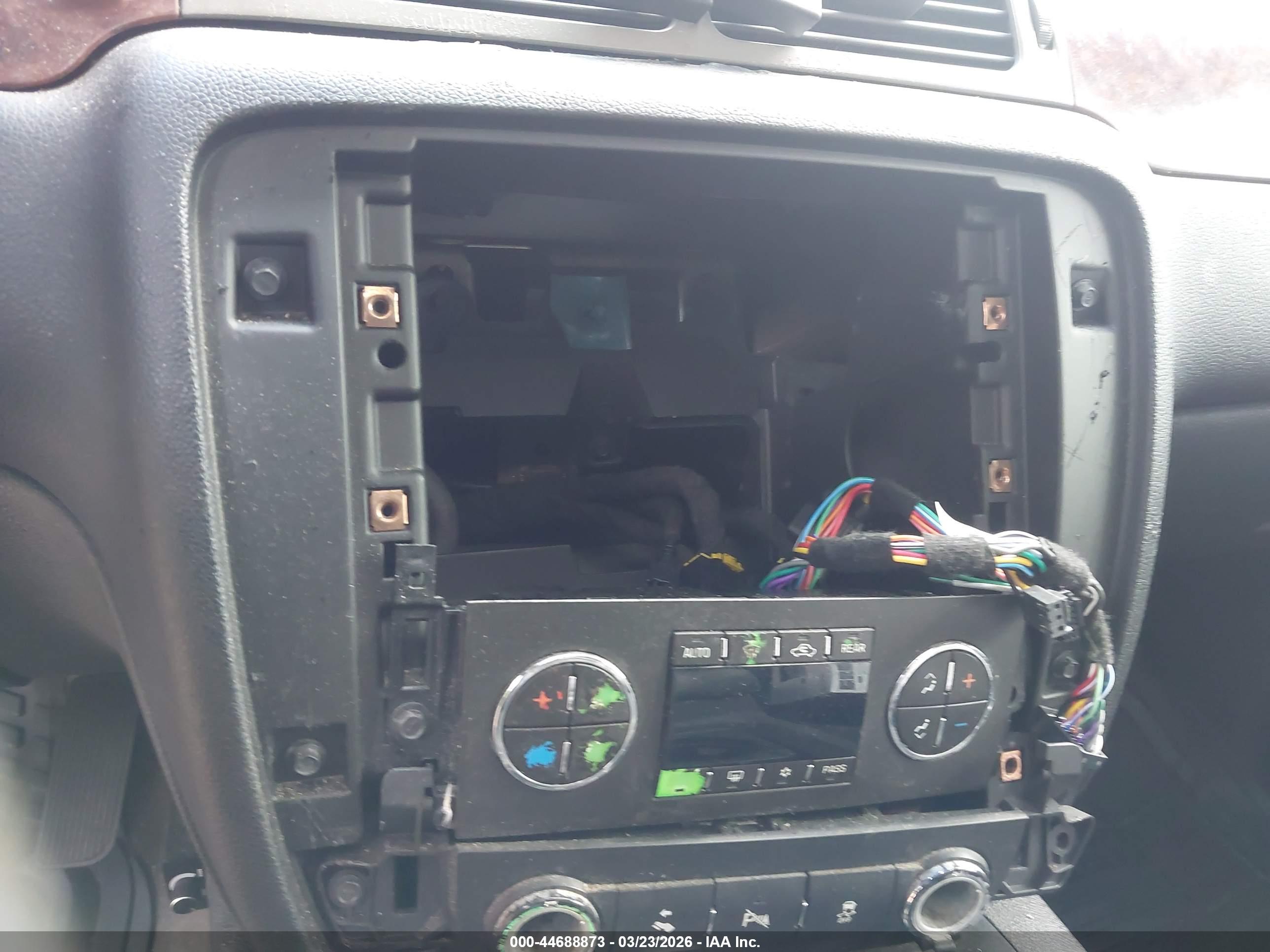 GMC YUKON image 6