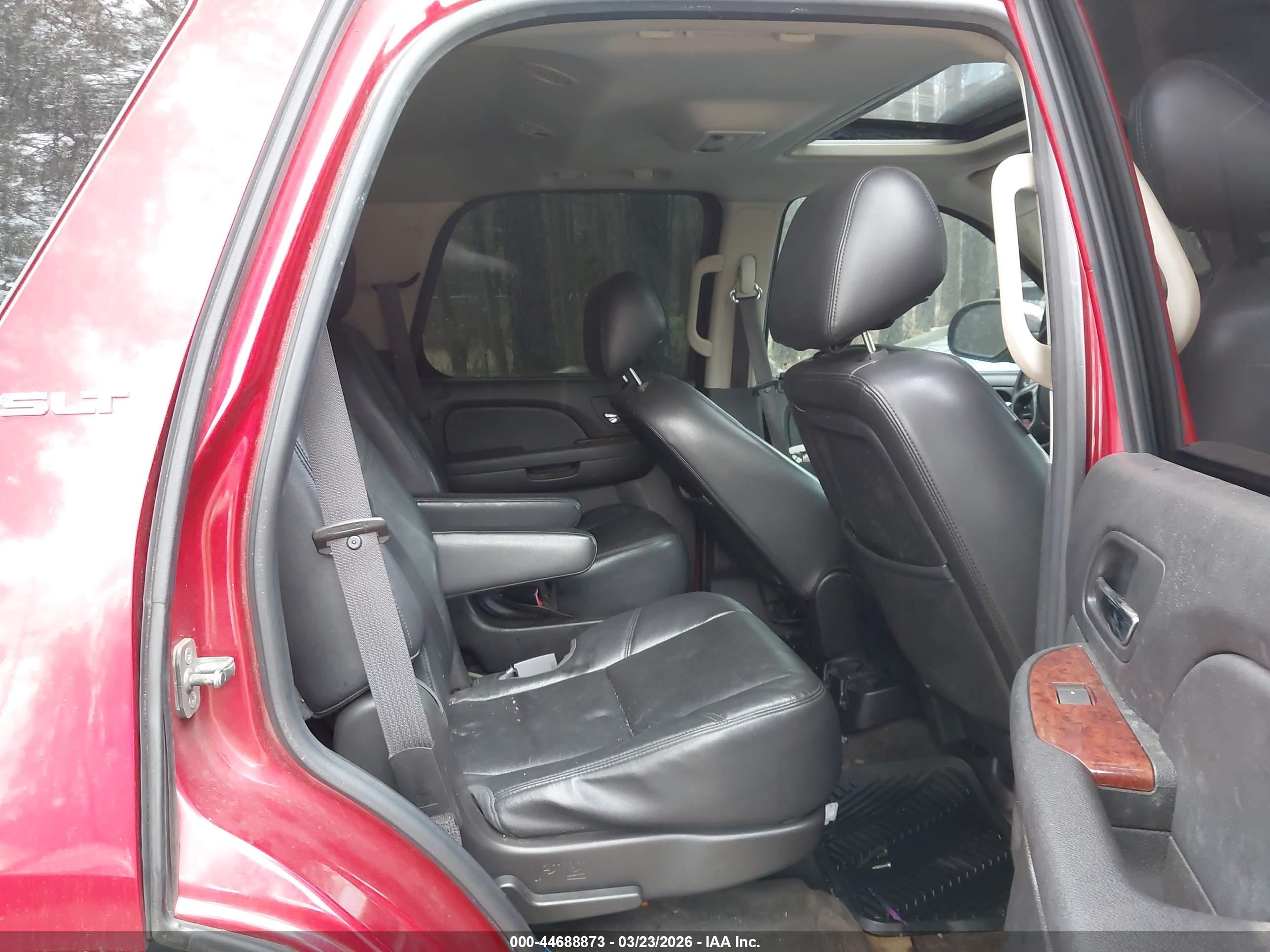 GMC YUKON image 8