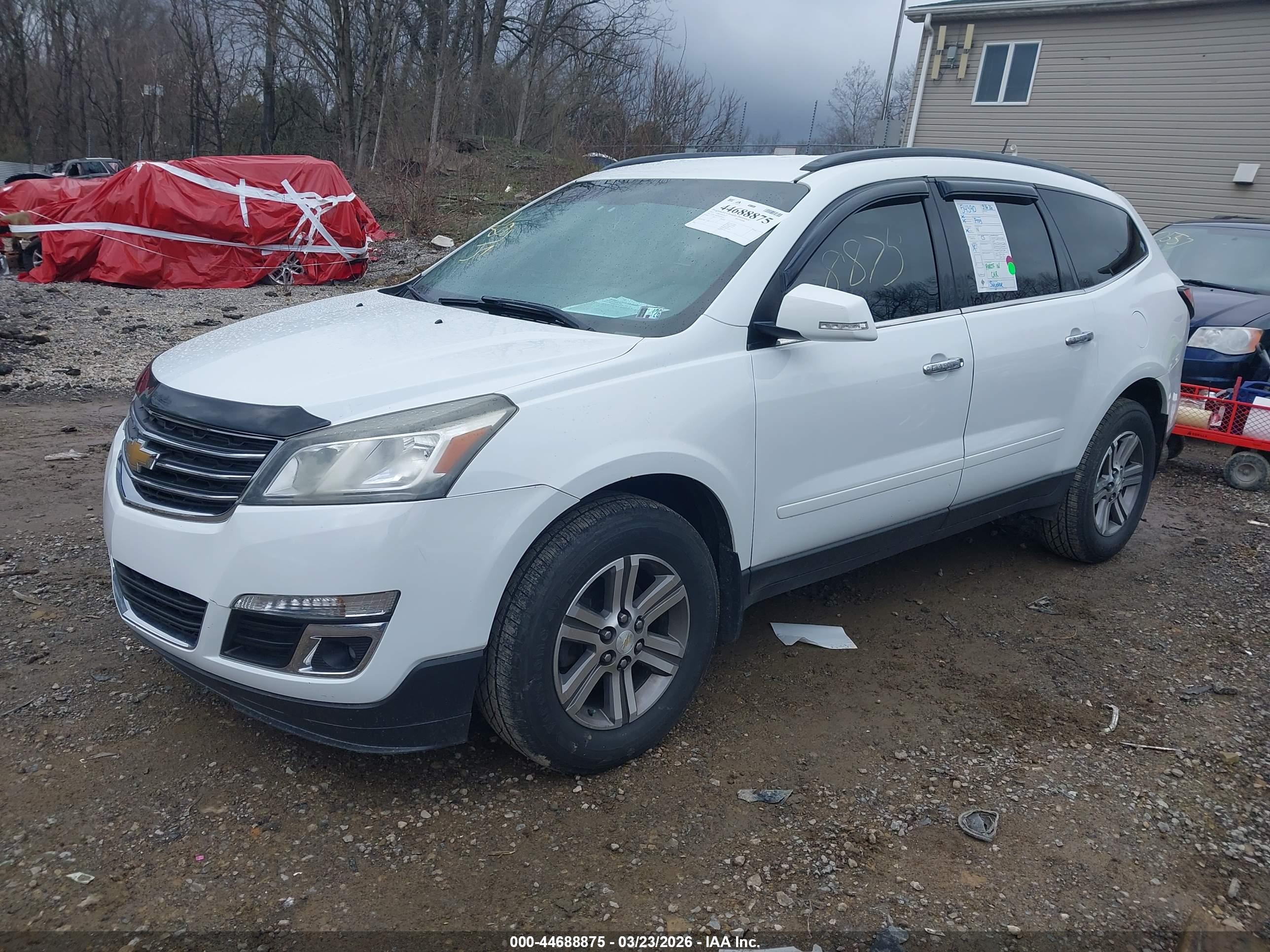 CHEVROLET TRAVERSE image 2