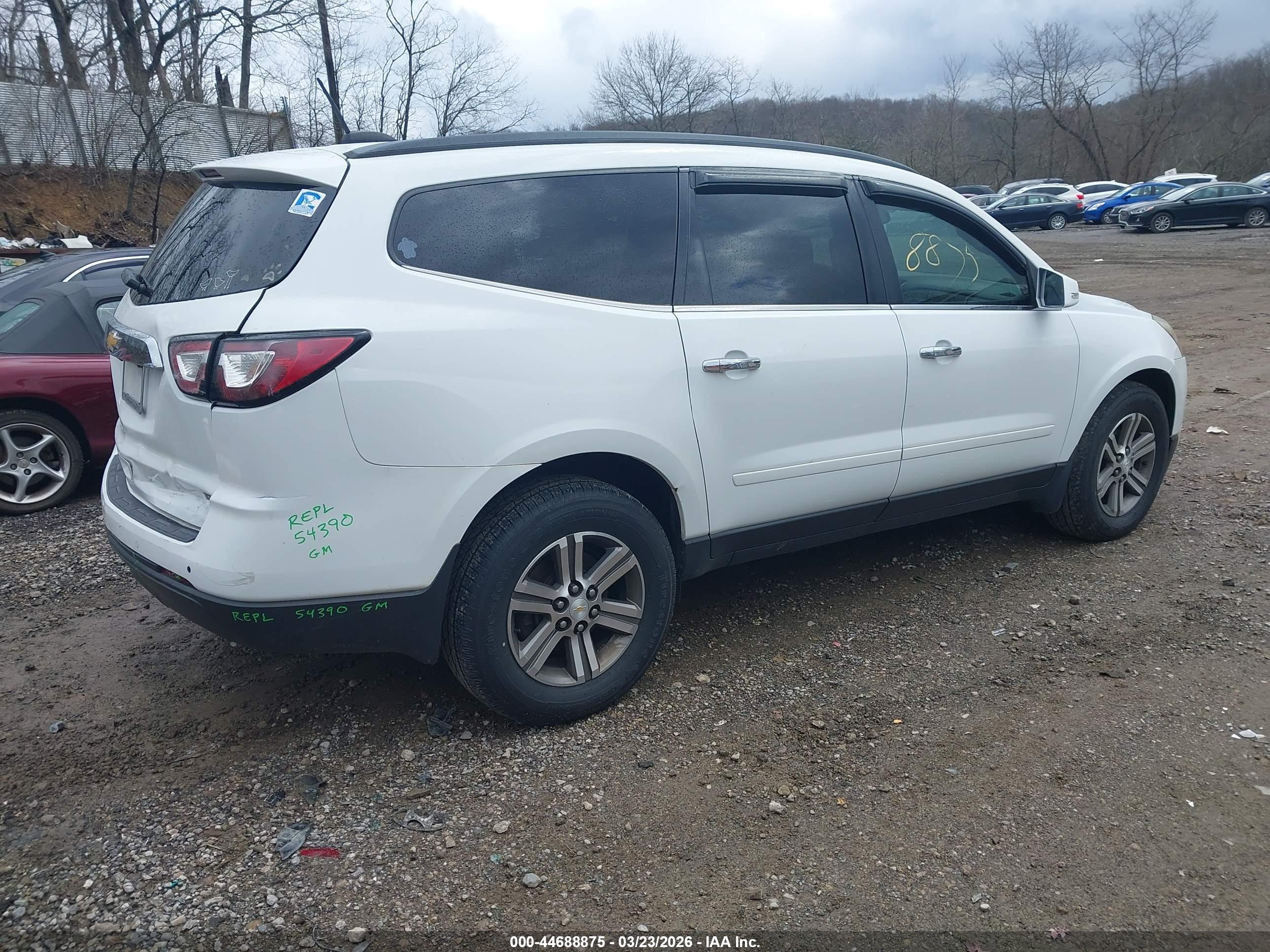 CHEVROLET TRAVERSE image 4