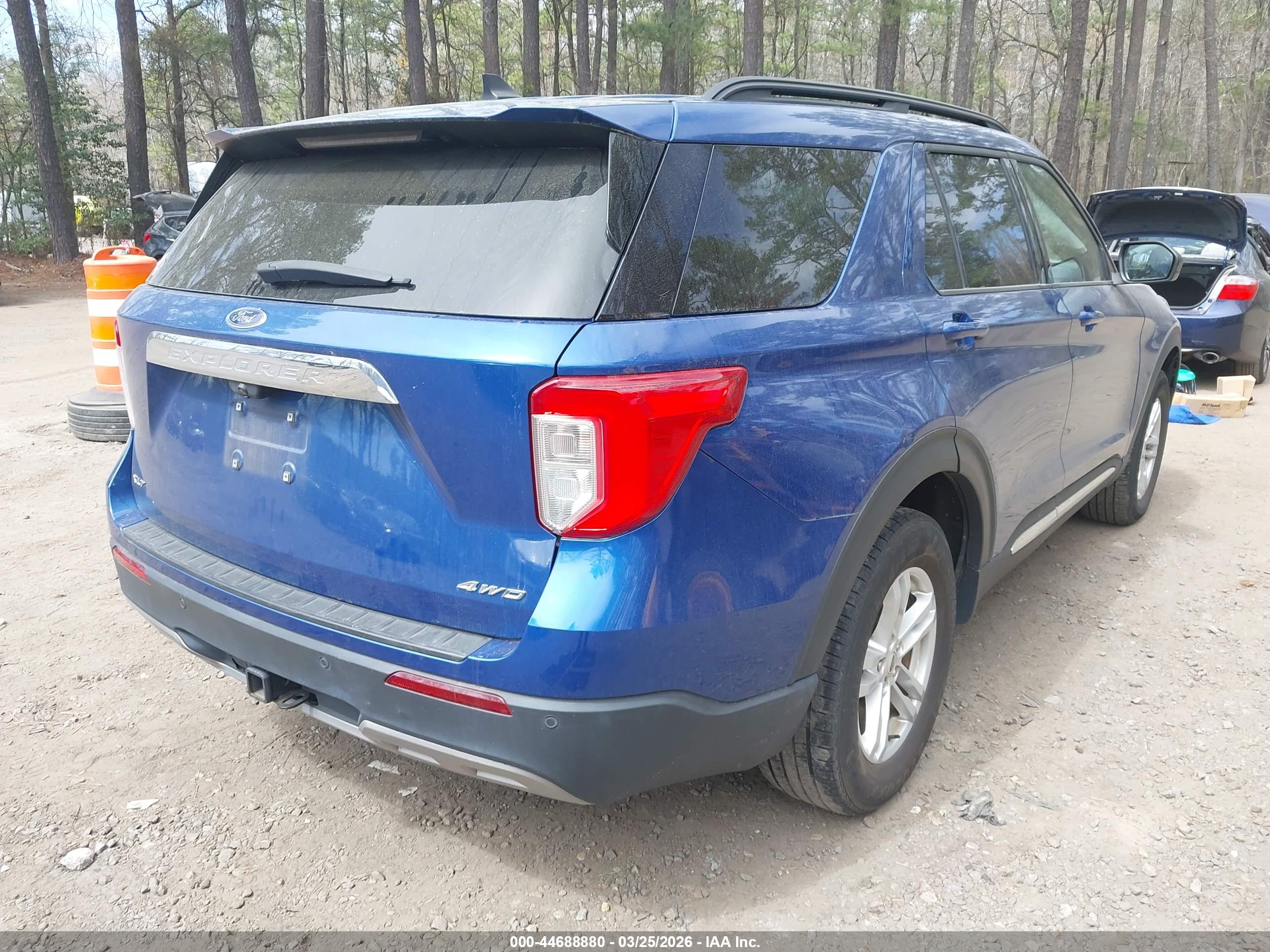 FORD EXPLORER image 4