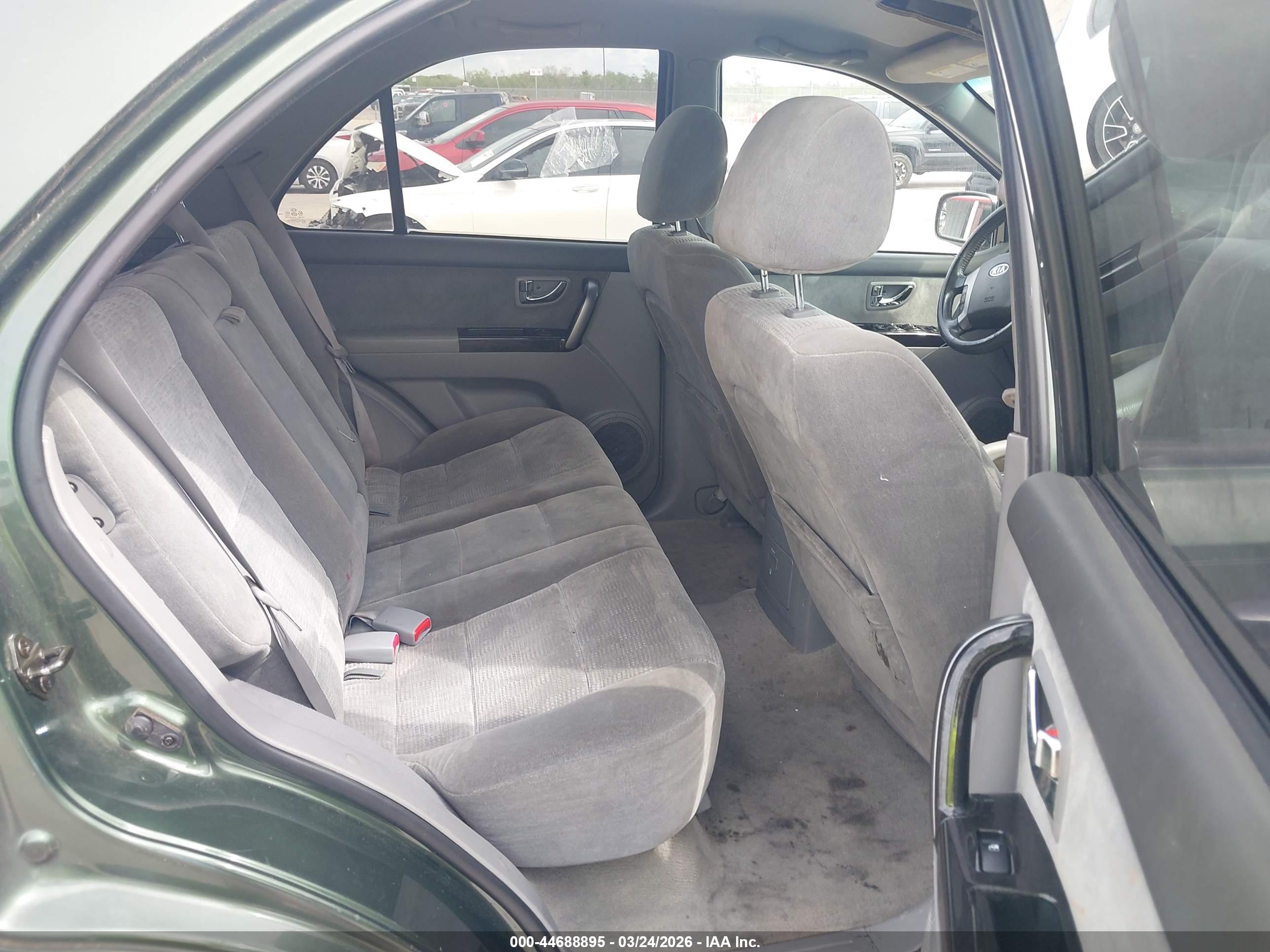 KIA SORENTO image 8