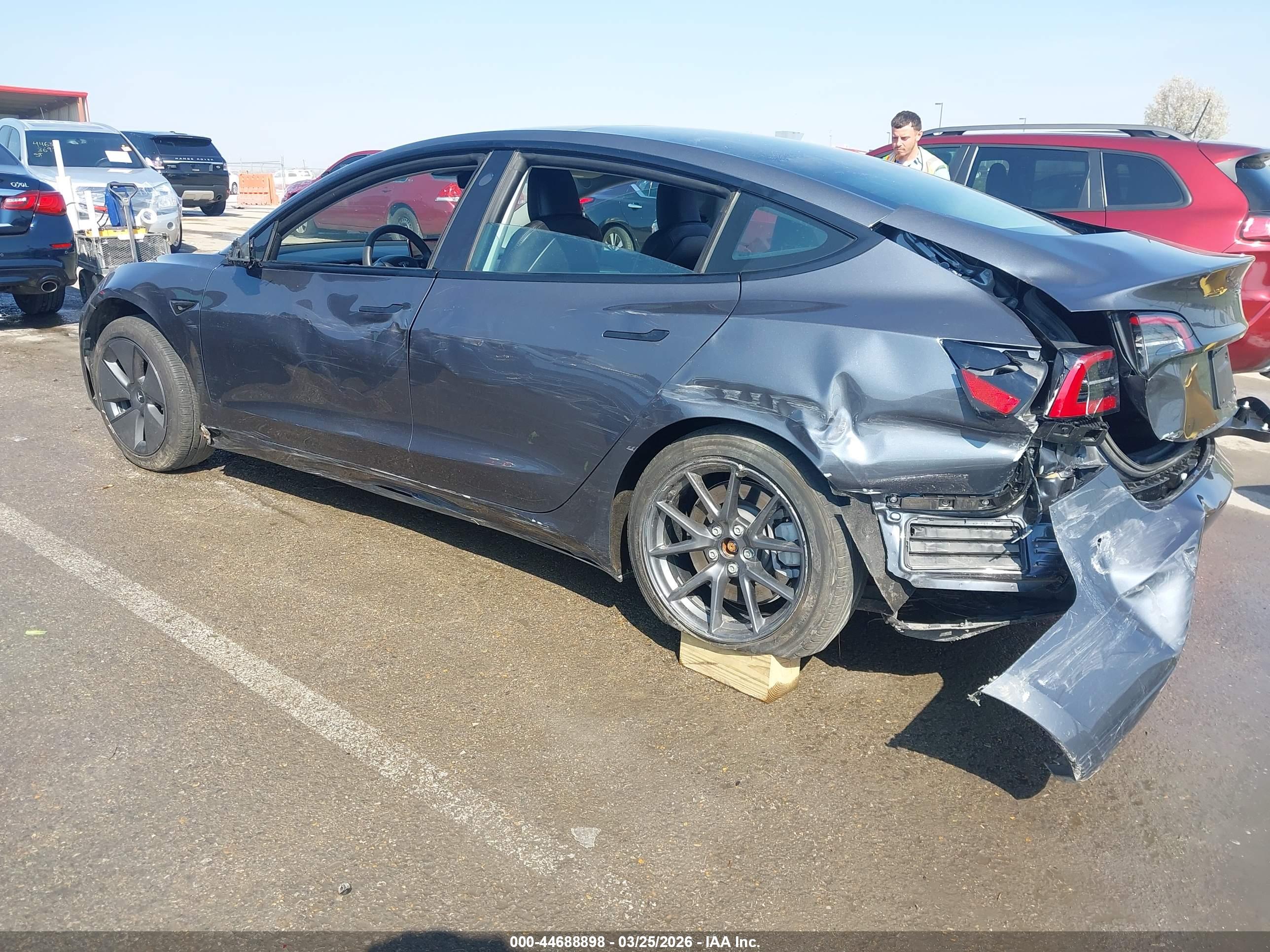 TESLA MODEL image 3