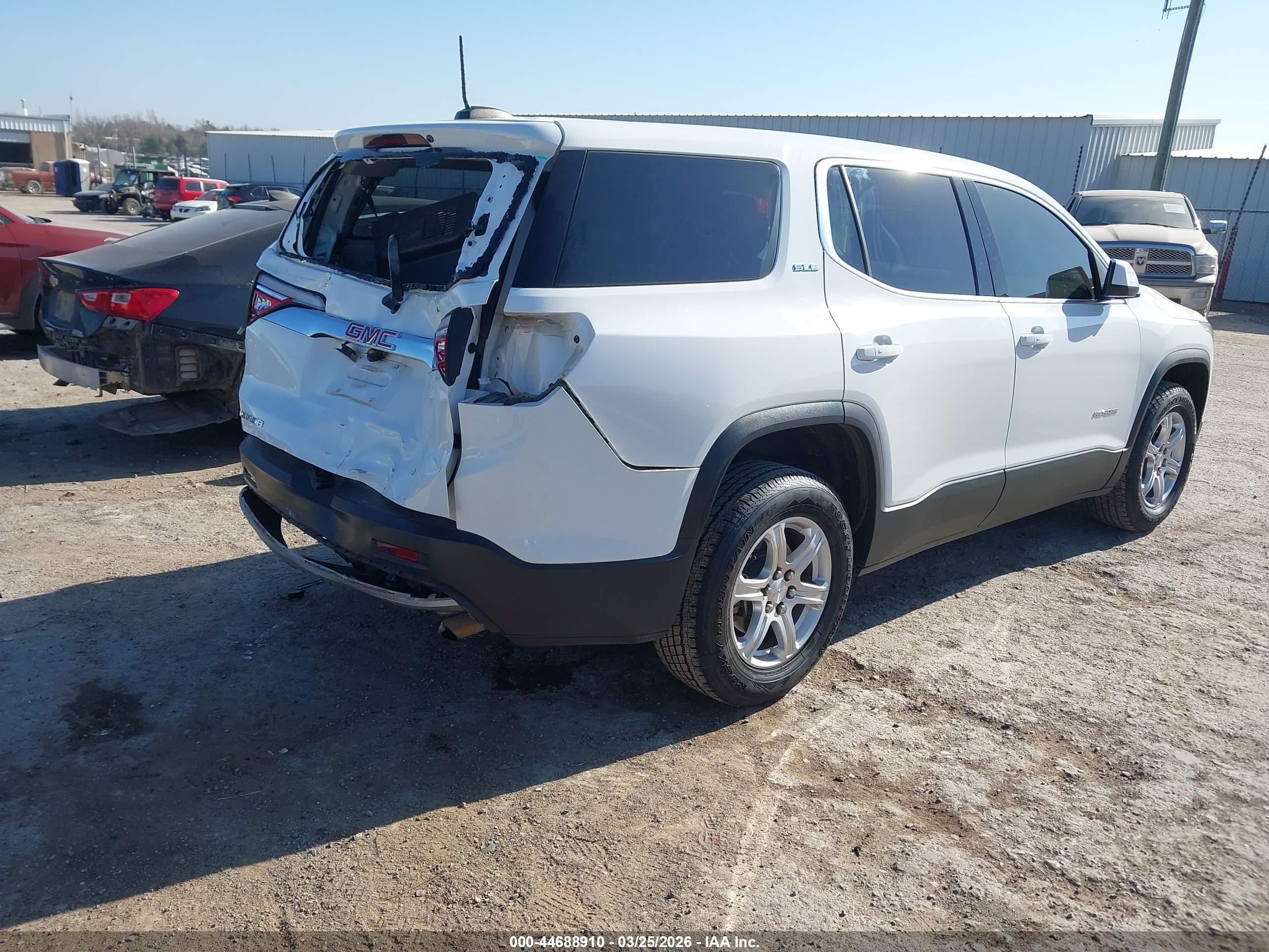 GMC ACADIA image 4