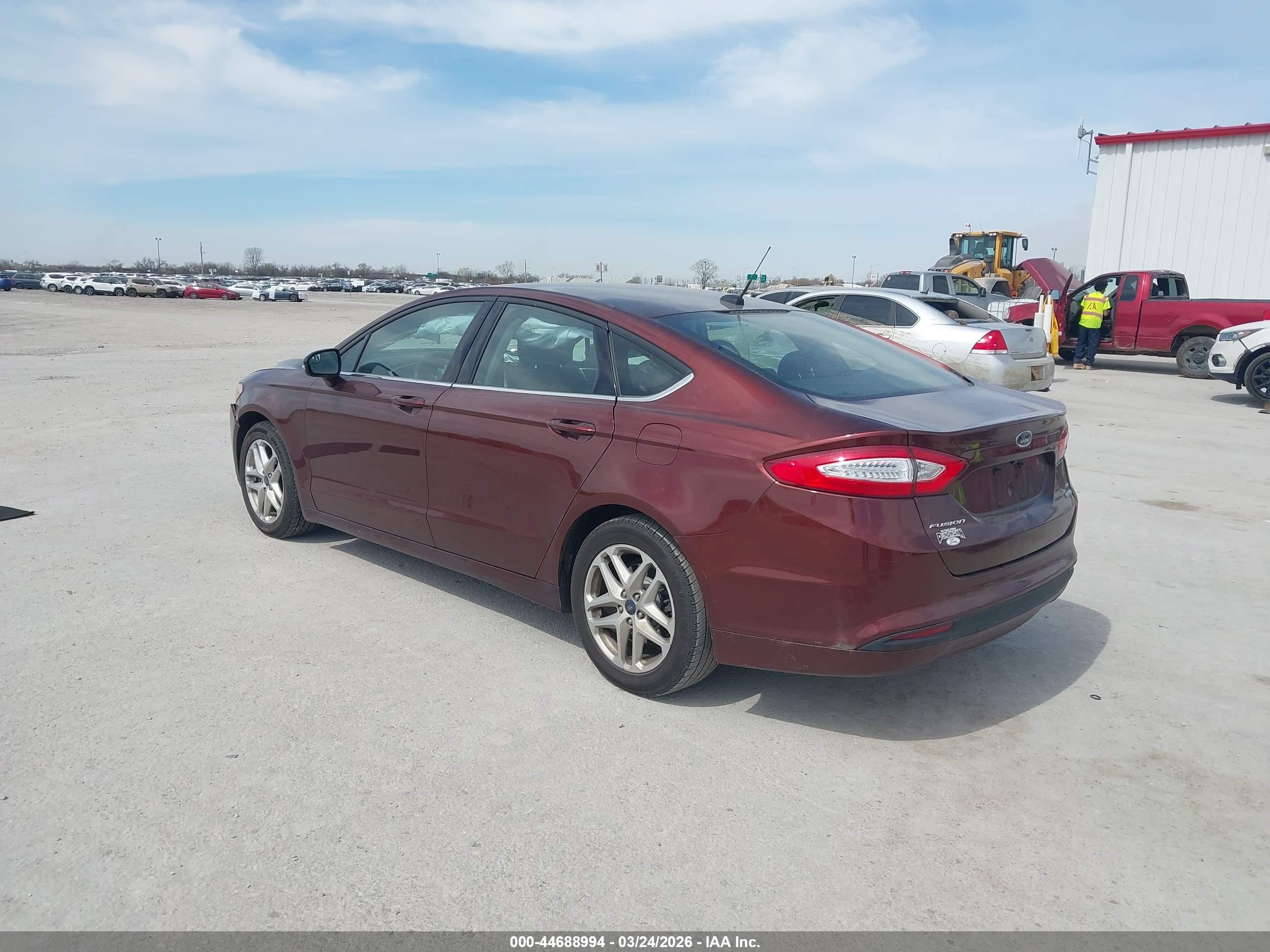 FORD FUSION image 3