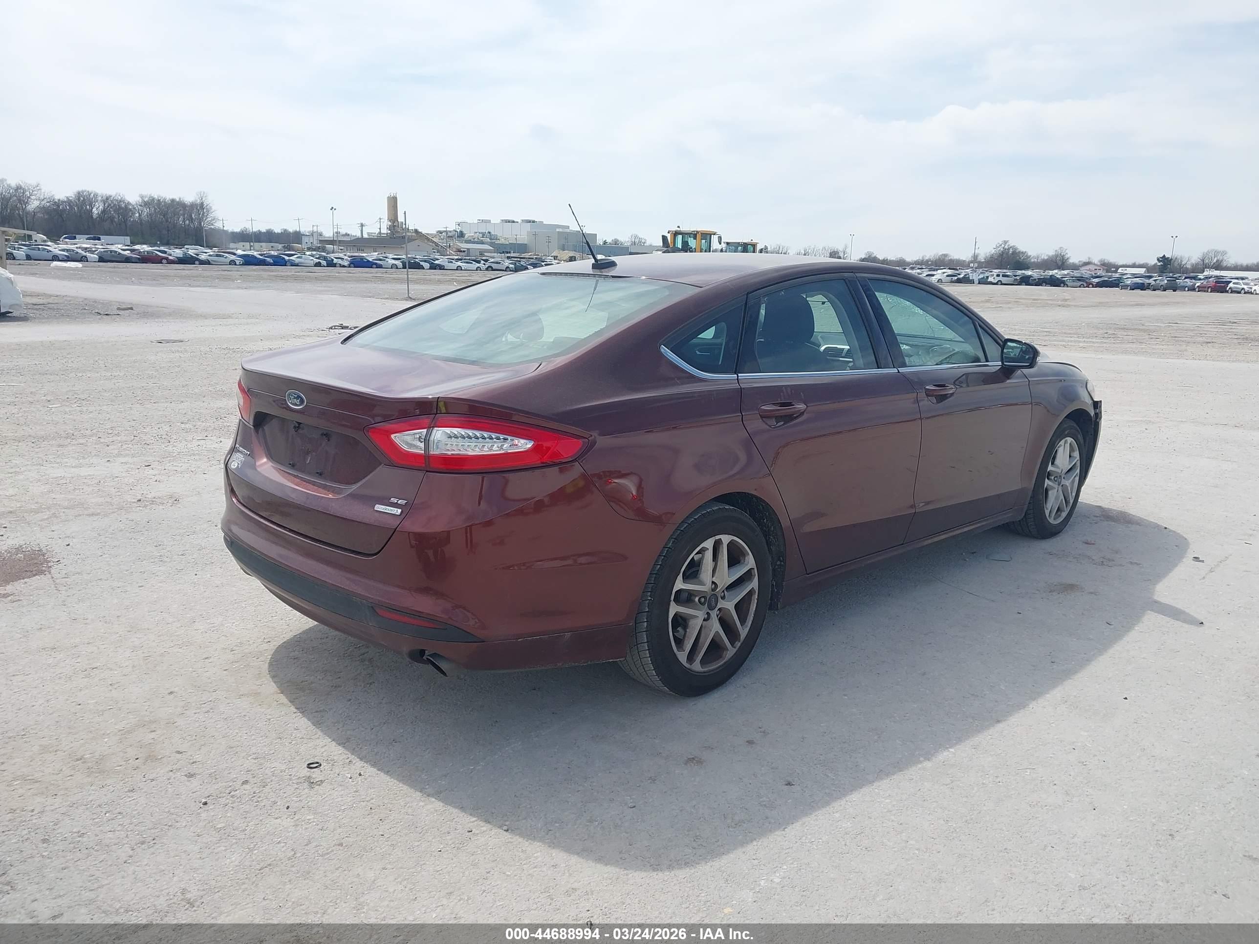 FORD FUSION image 4