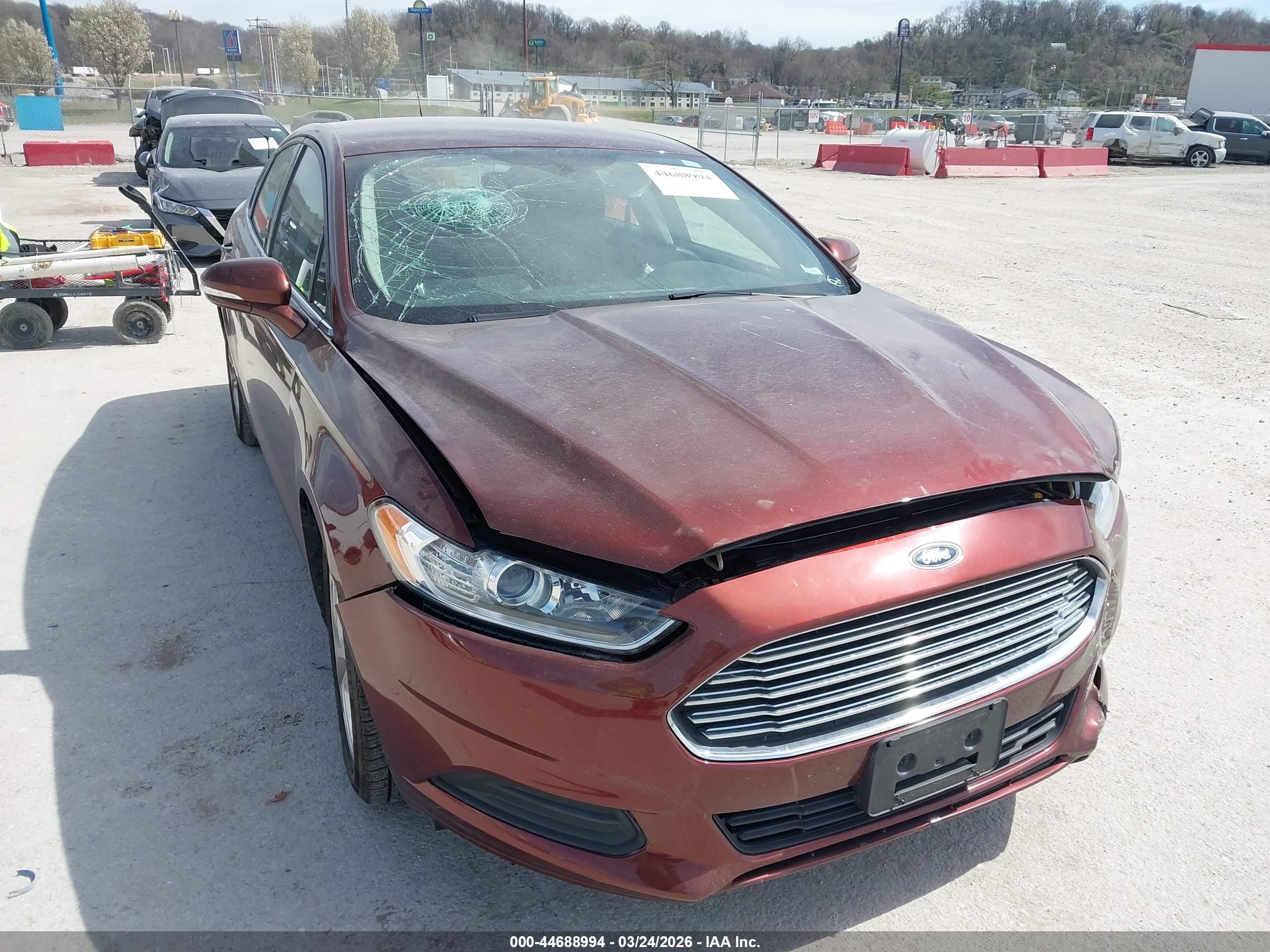 FORD FUSION image 6