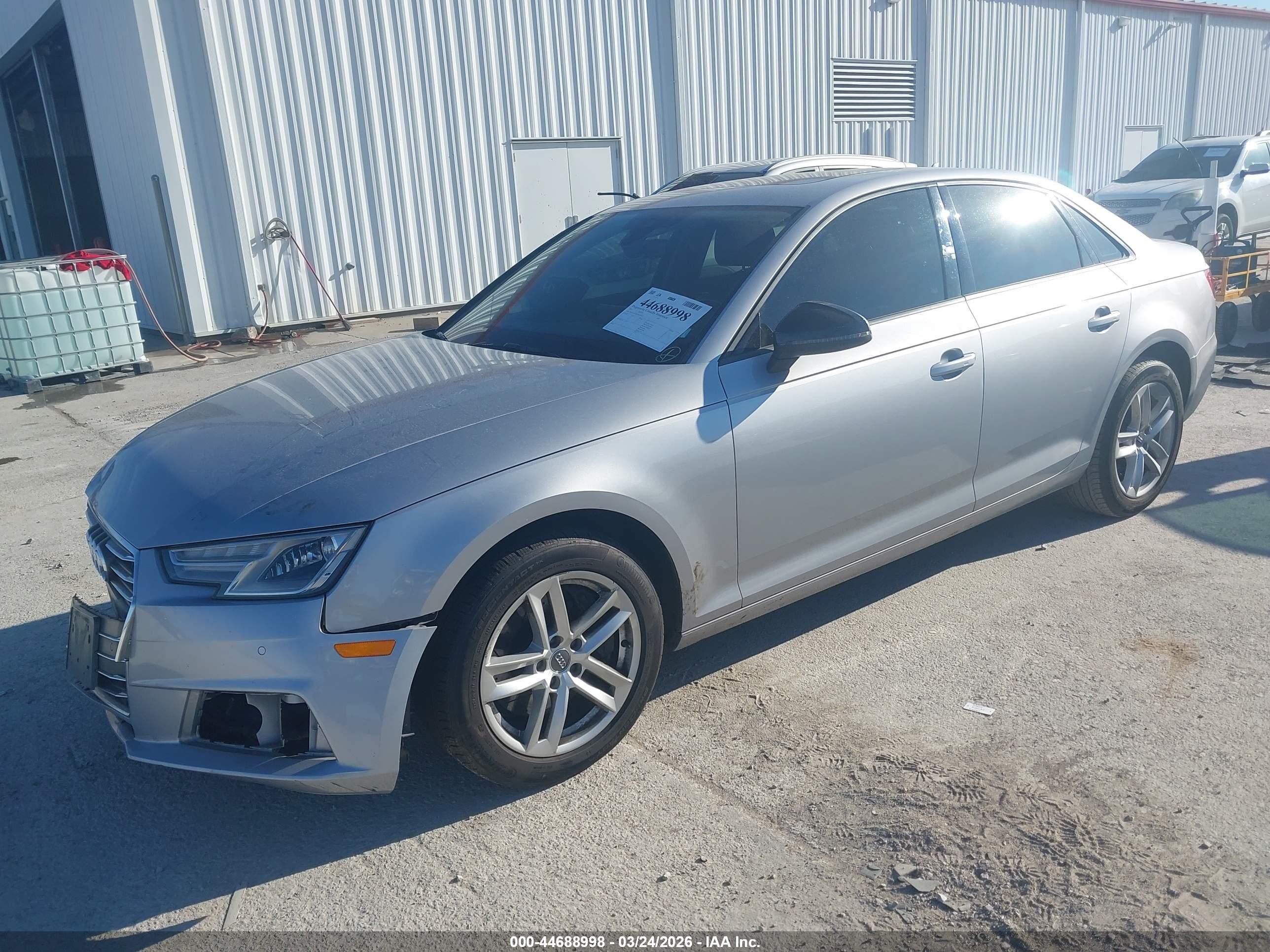 AUDI A4 image 2