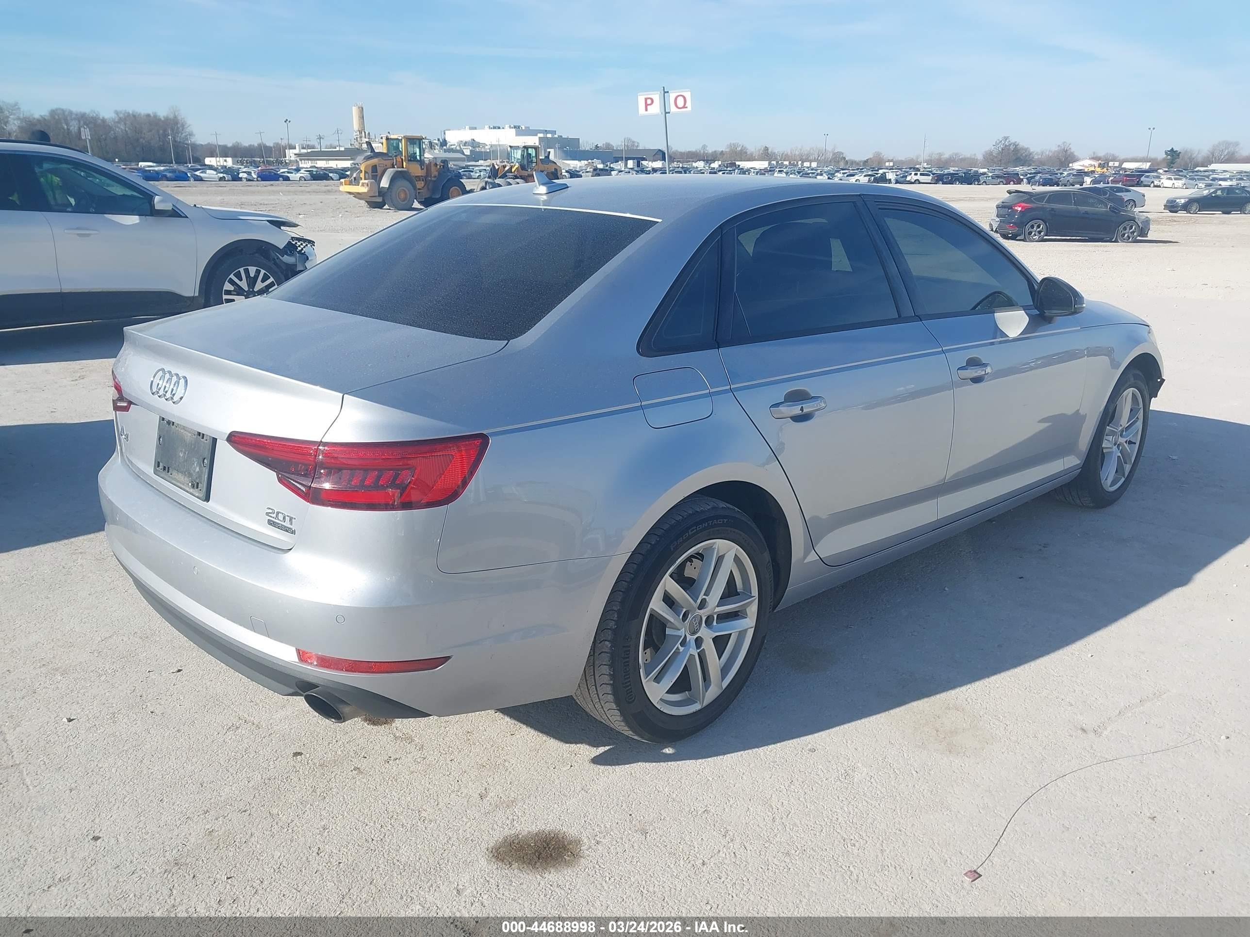 AUDI A4 image 4
