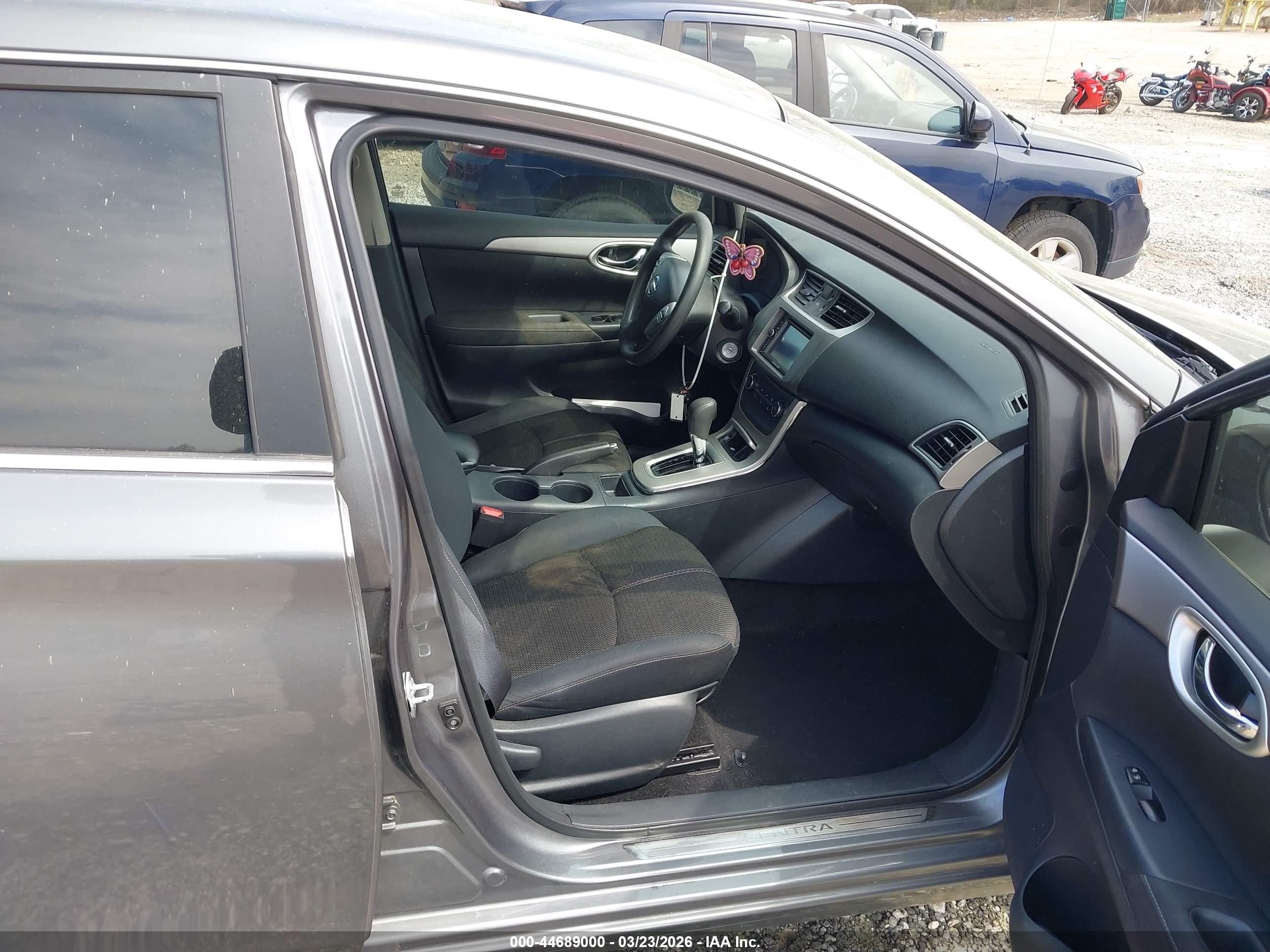NISSAN SENTRA image 5