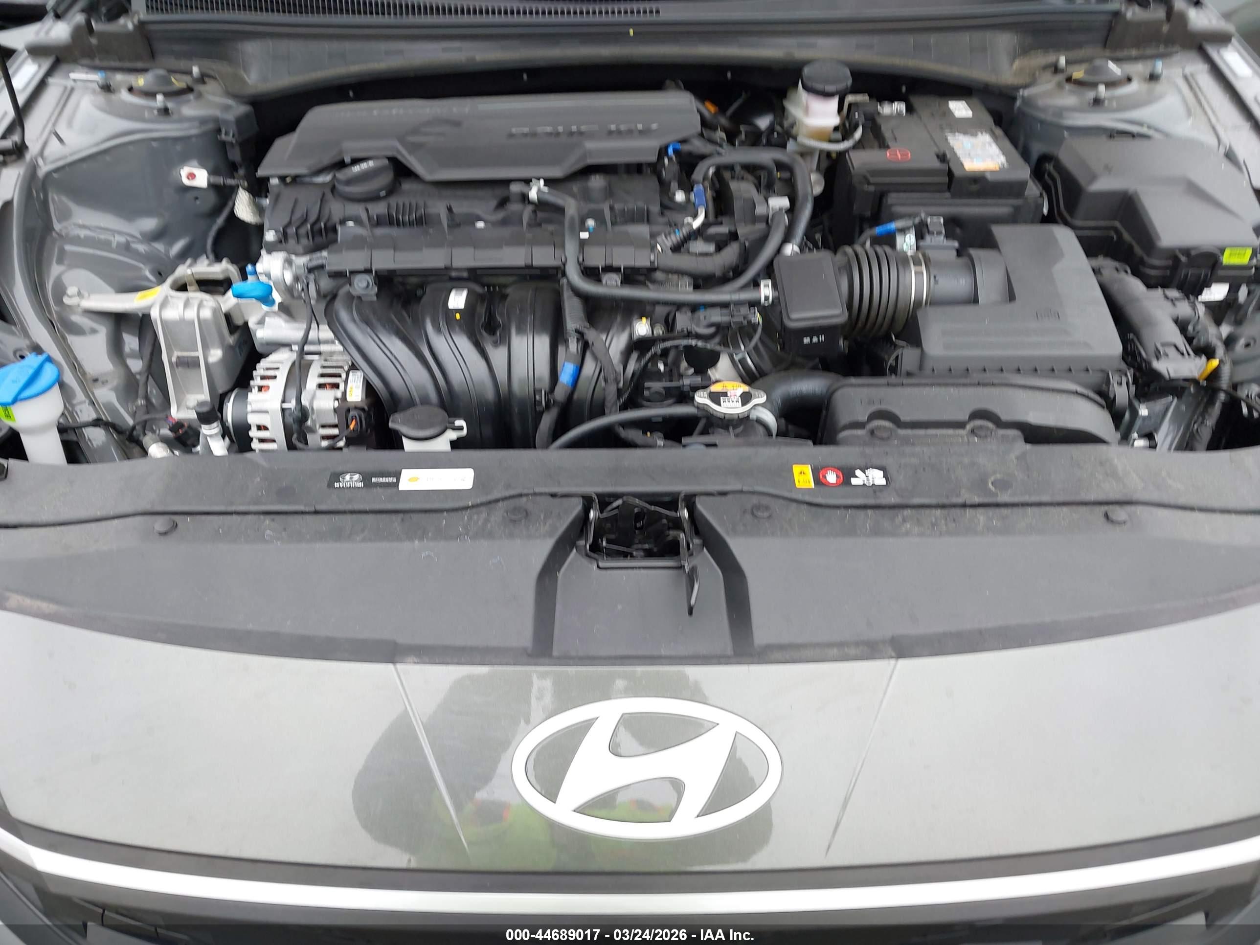 HYUNDAI ELANTRA image 10