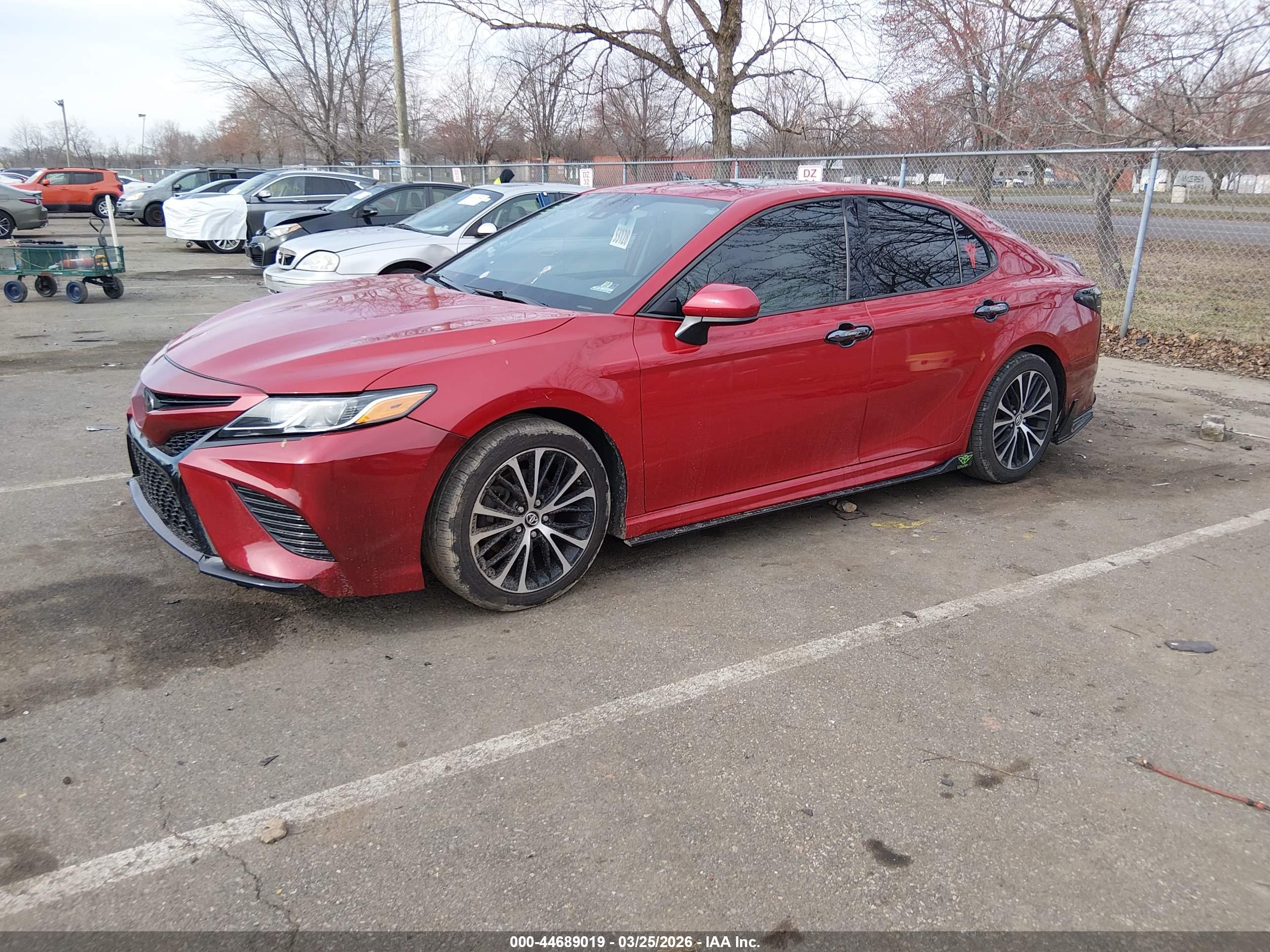 TOYOTA CAMRY image 2