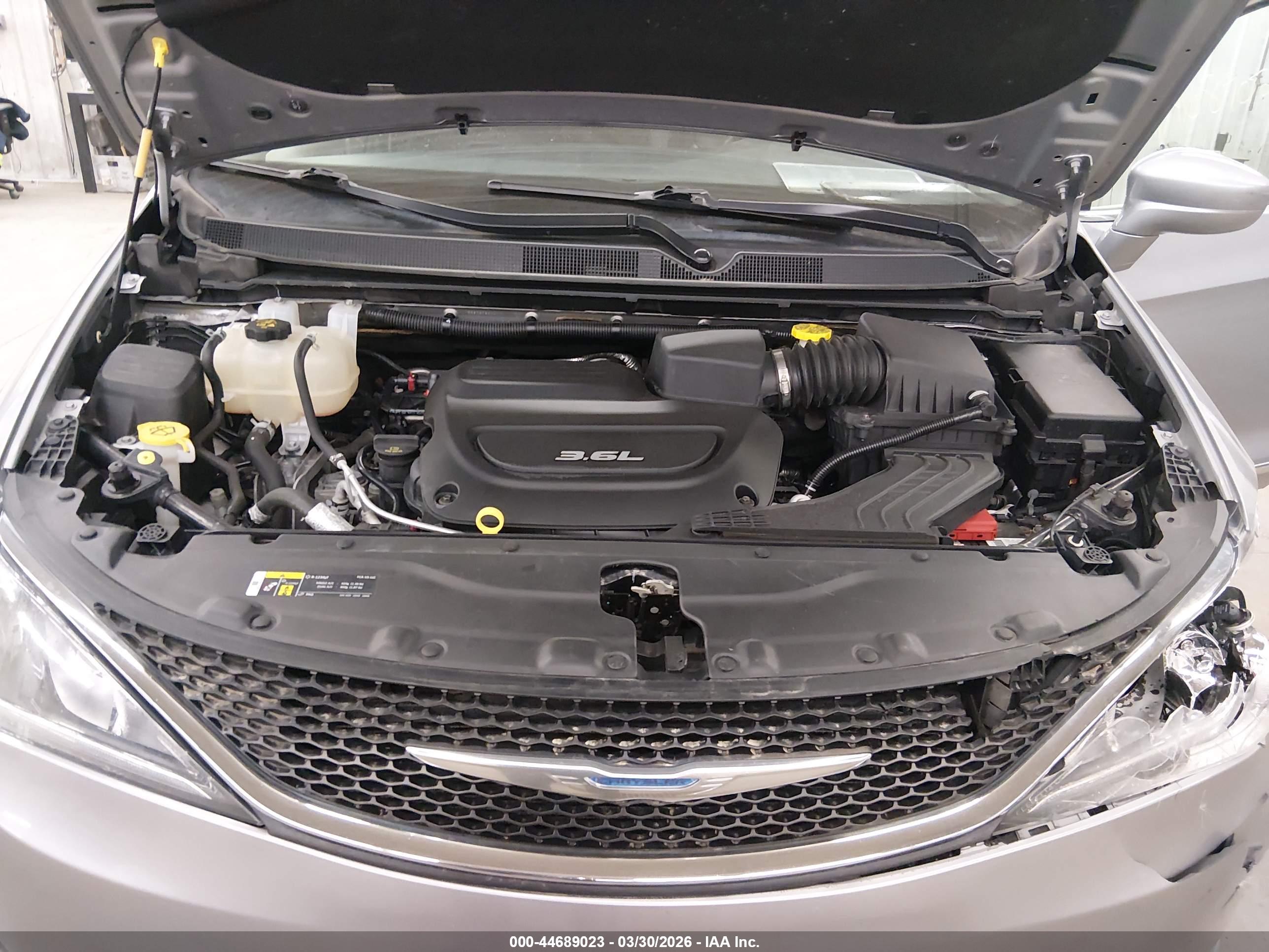 CHRYSLER PACIFICA image 10
