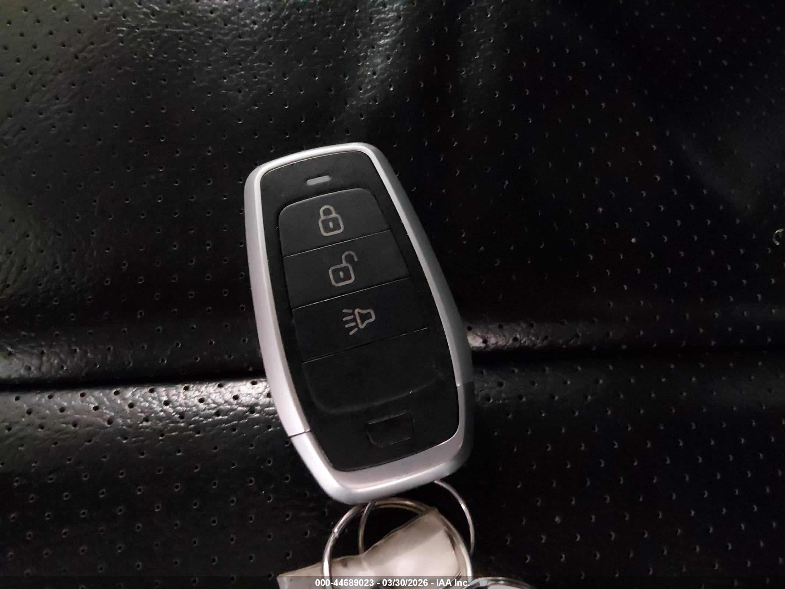 CHRYSLER PACIFICA image 11
