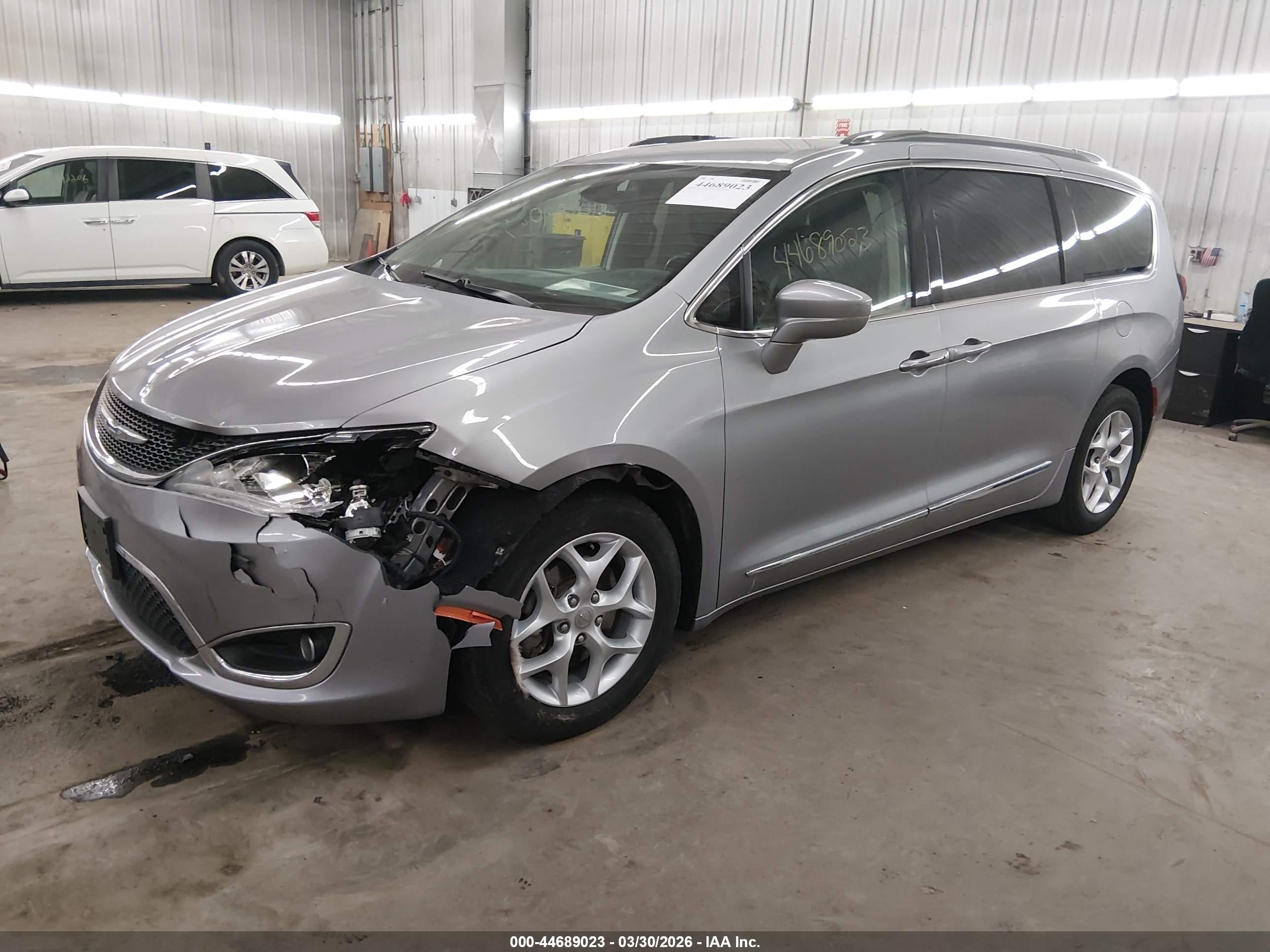 CHRYSLER PACIFICA image 2