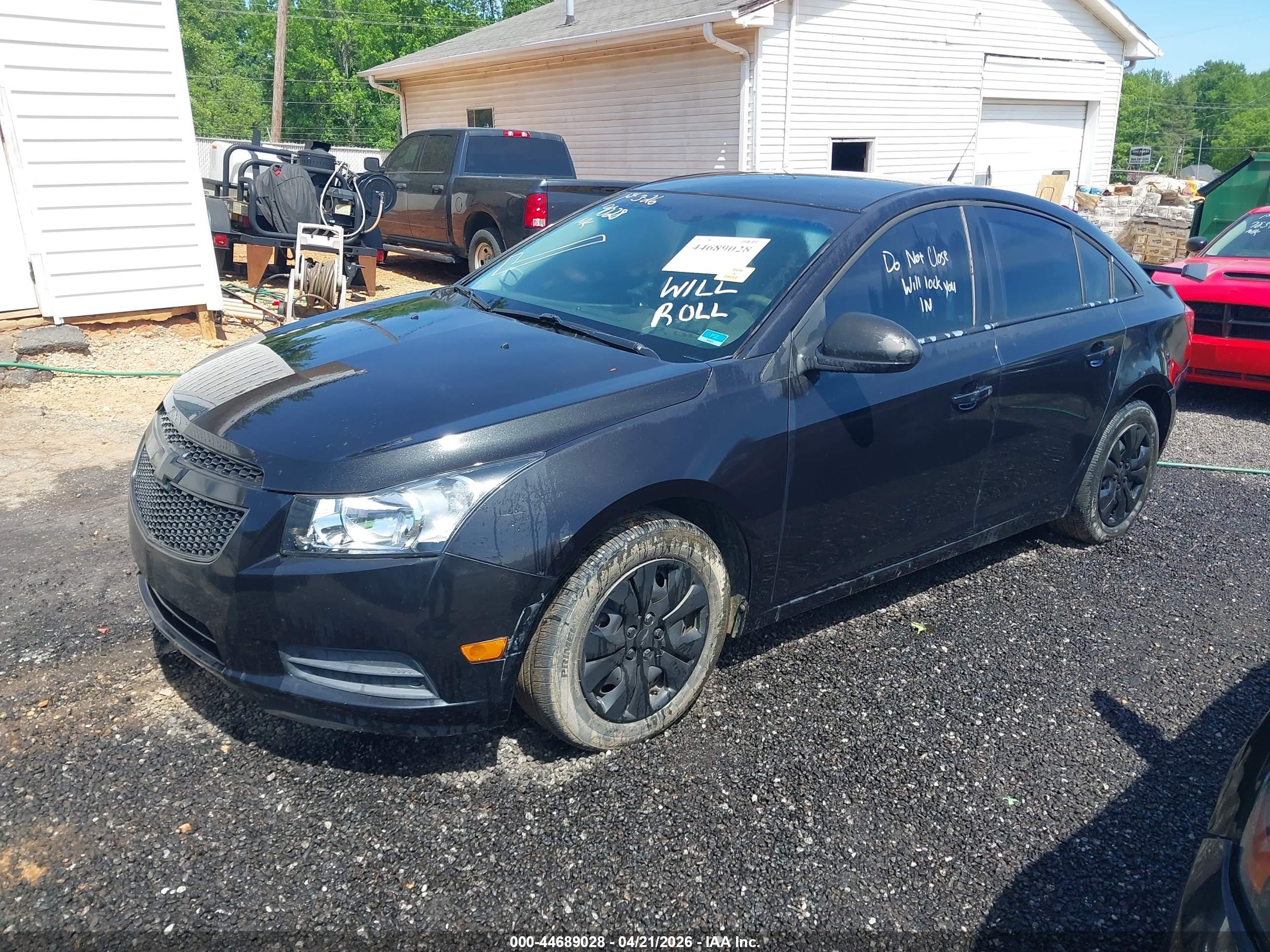 CHEVROLET CRUZE image 2