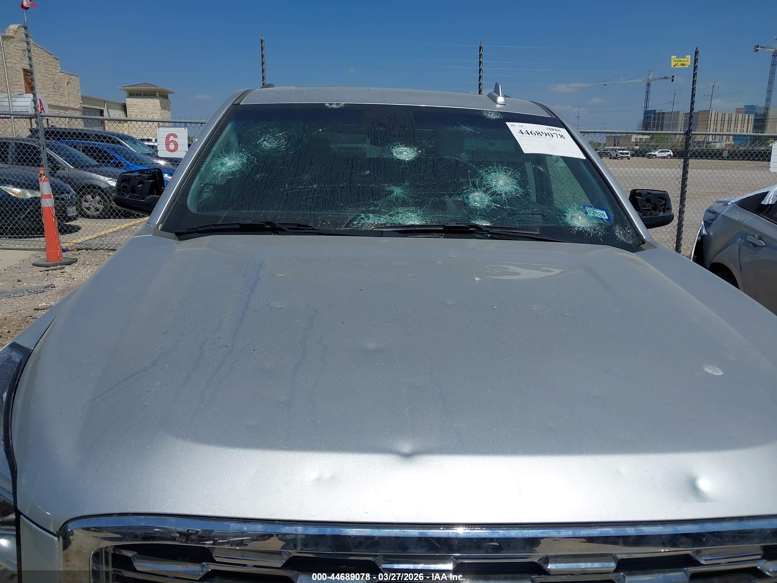 GMC YUKON image 6