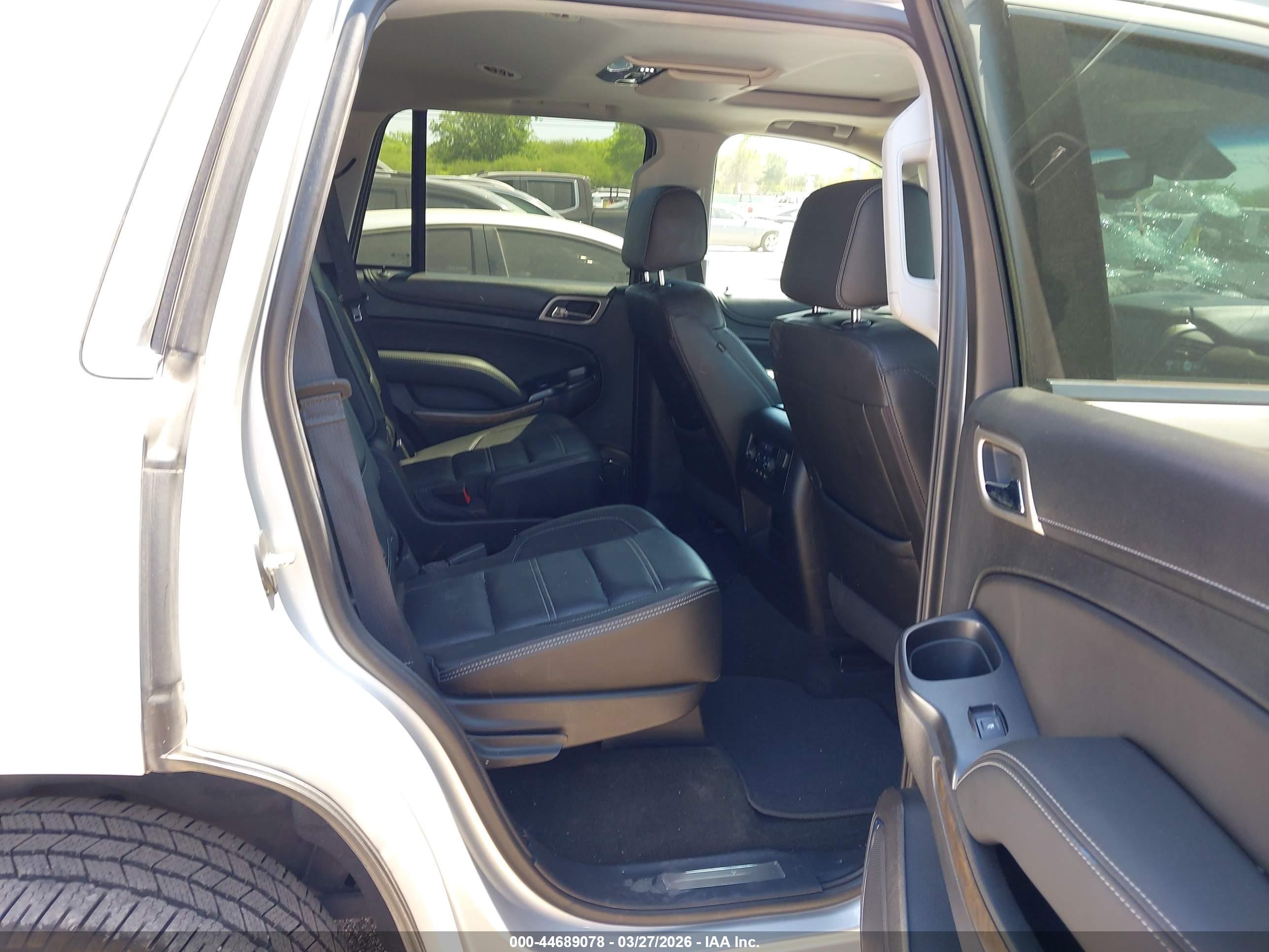 GMC YUKON image 8