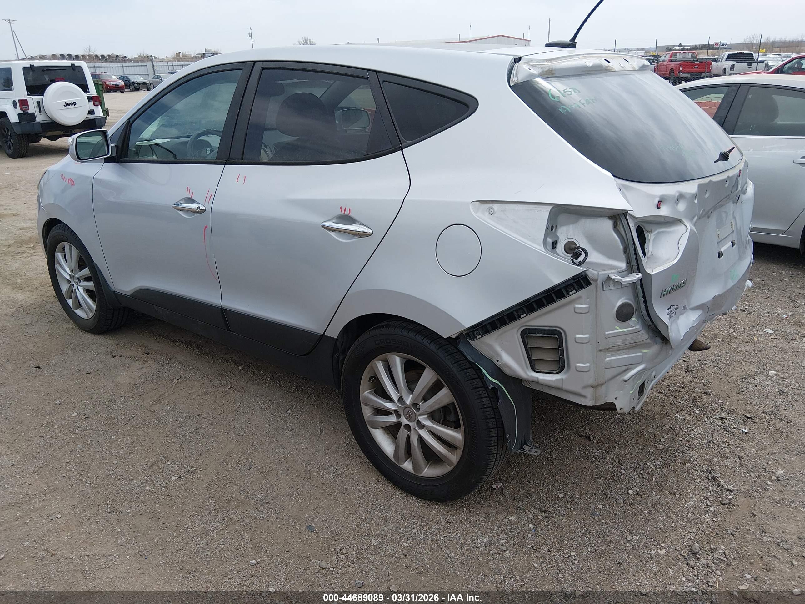 HYUNDAI TUCSON image 3