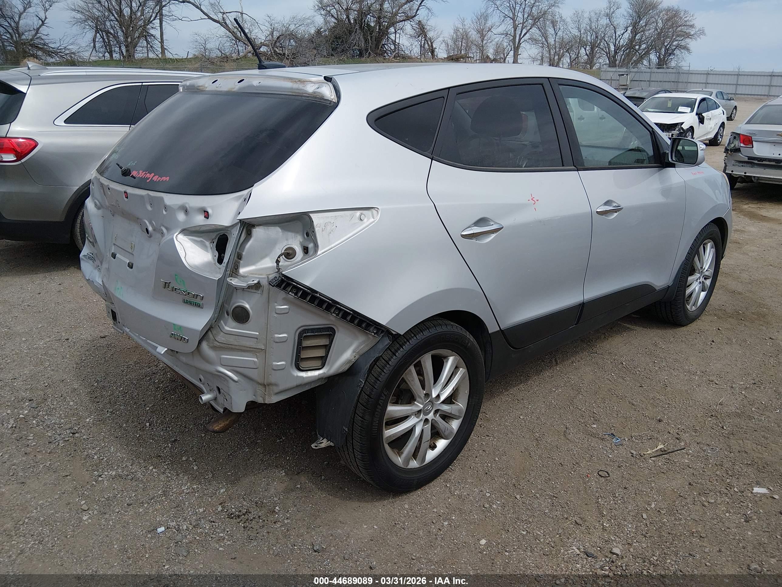 HYUNDAI TUCSON image 4