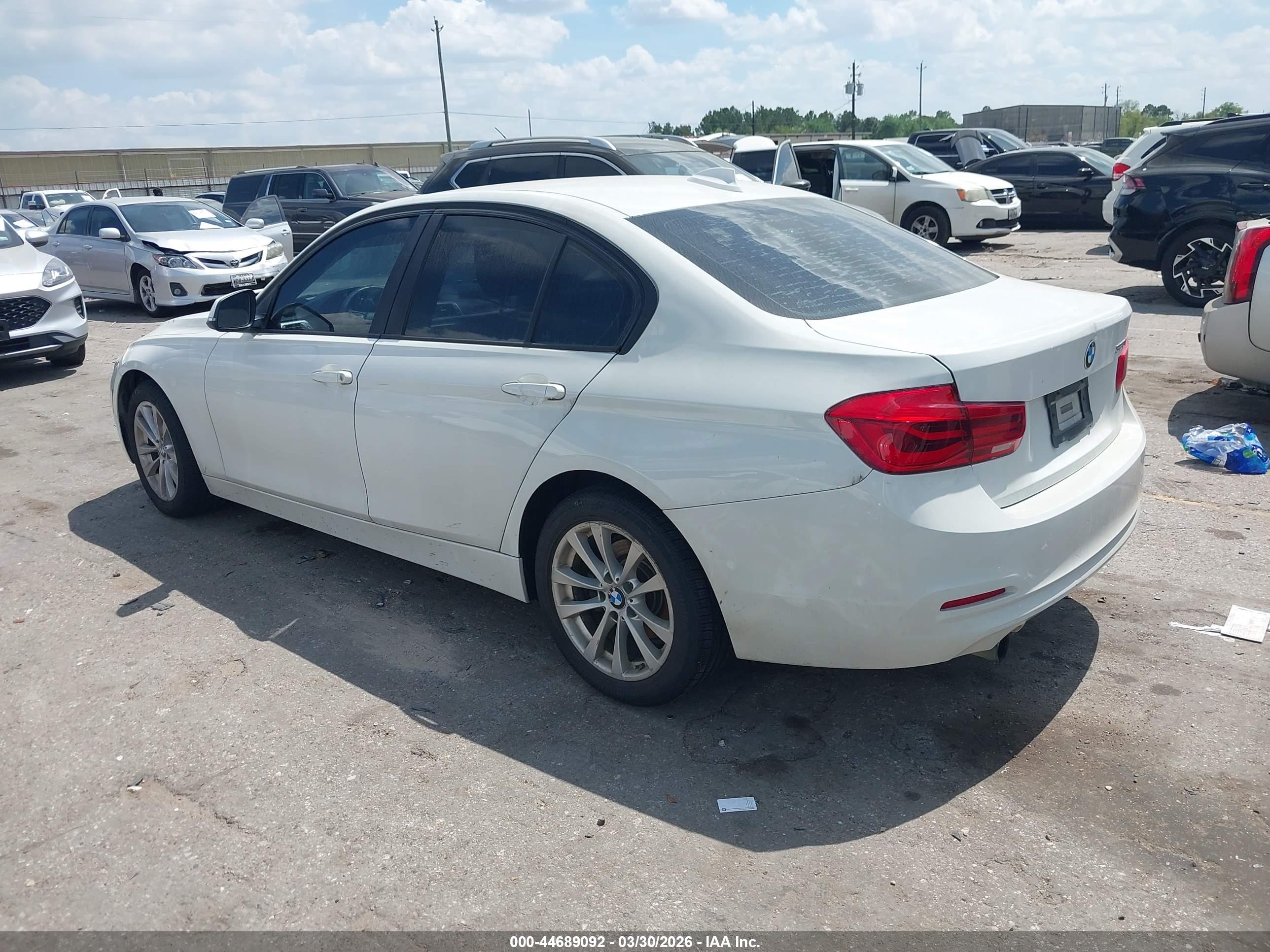 BMW 320I image 3