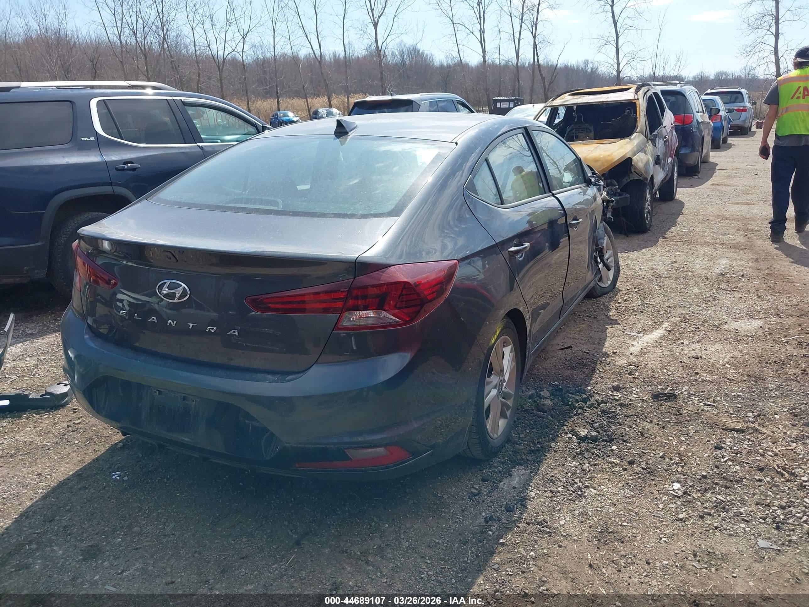 HYUNDAI ELANTRA image 4