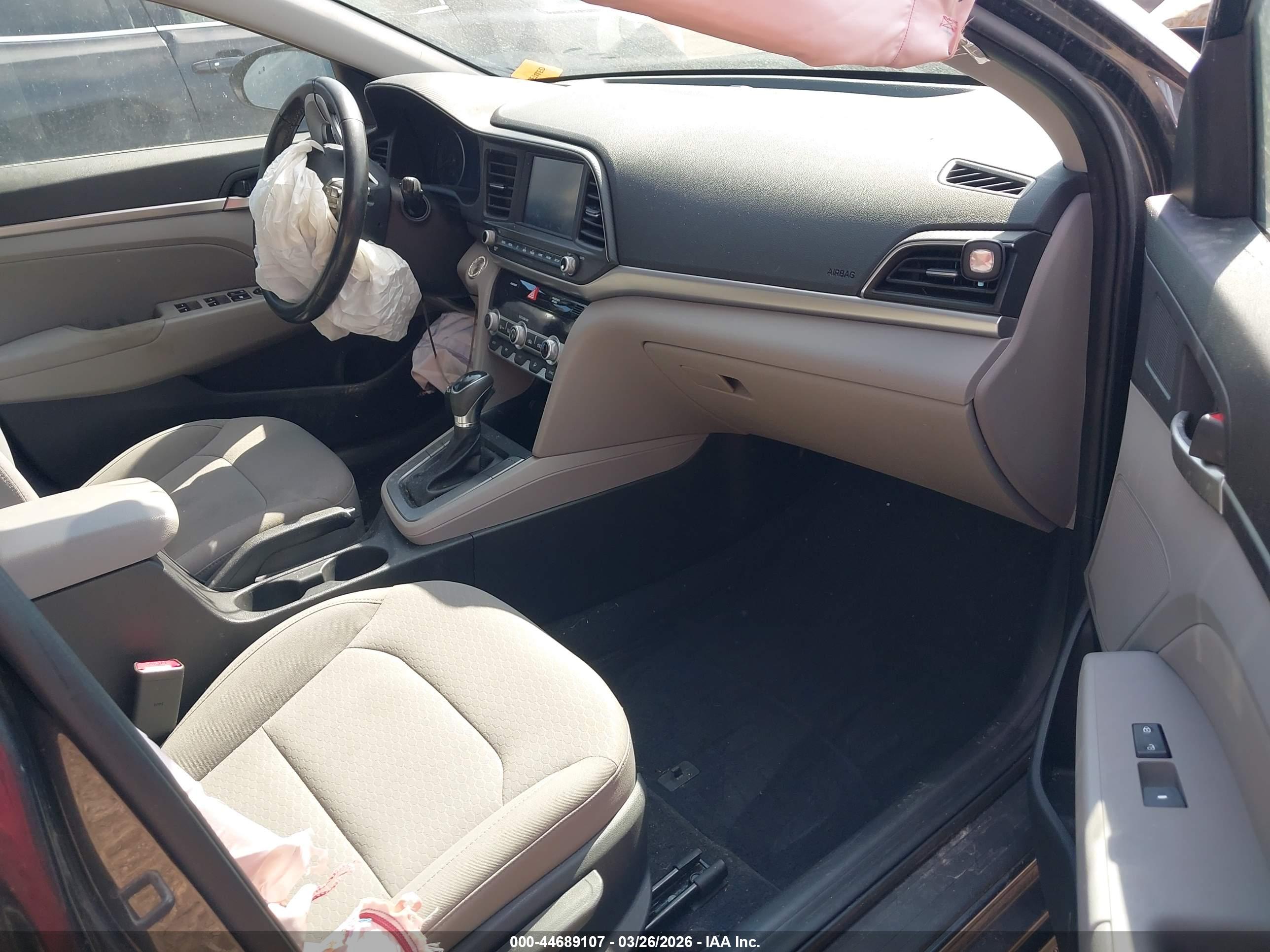 HYUNDAI ELANTRA image 5
