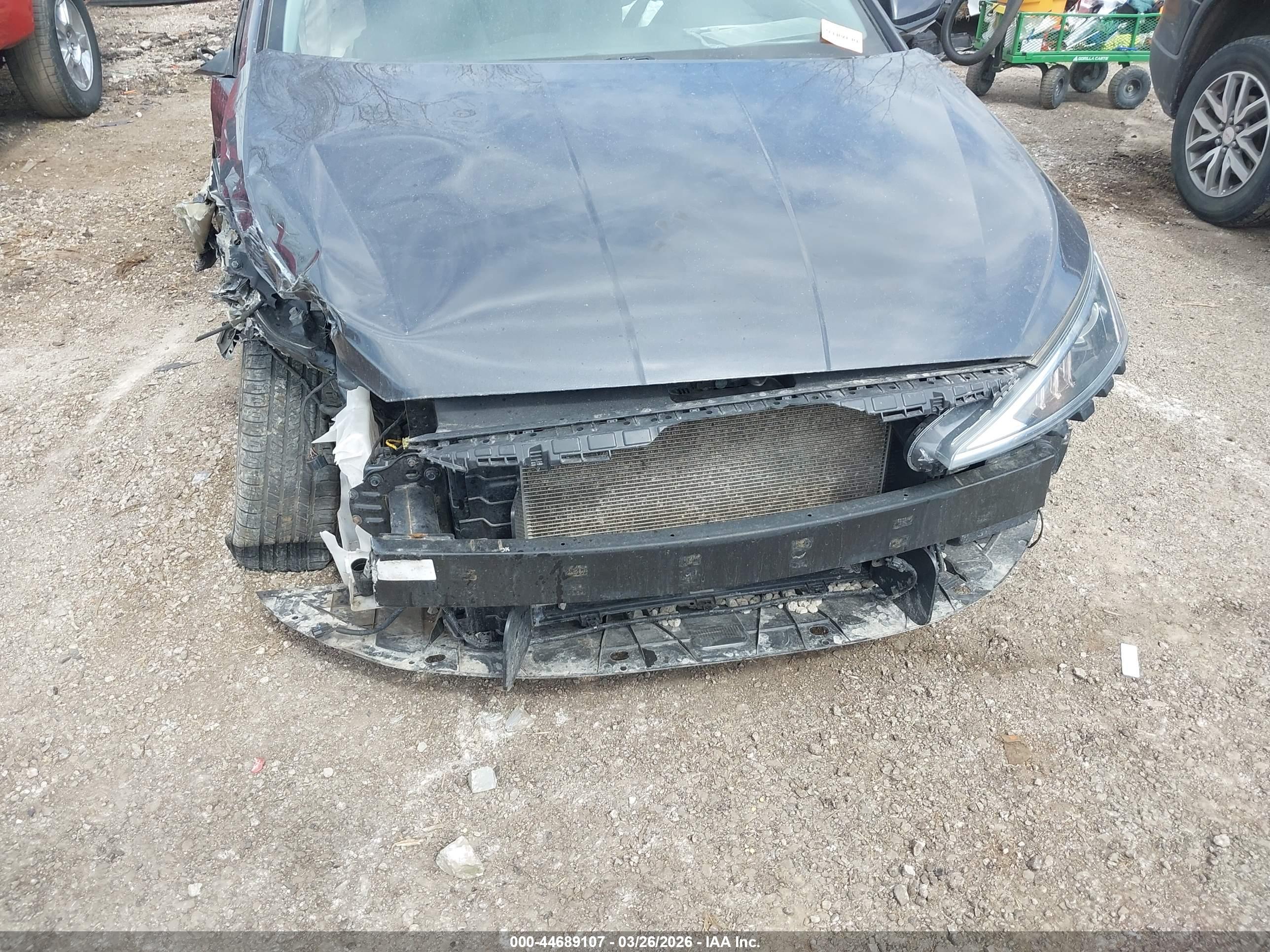 HYUNDAI ELANTRA image 6