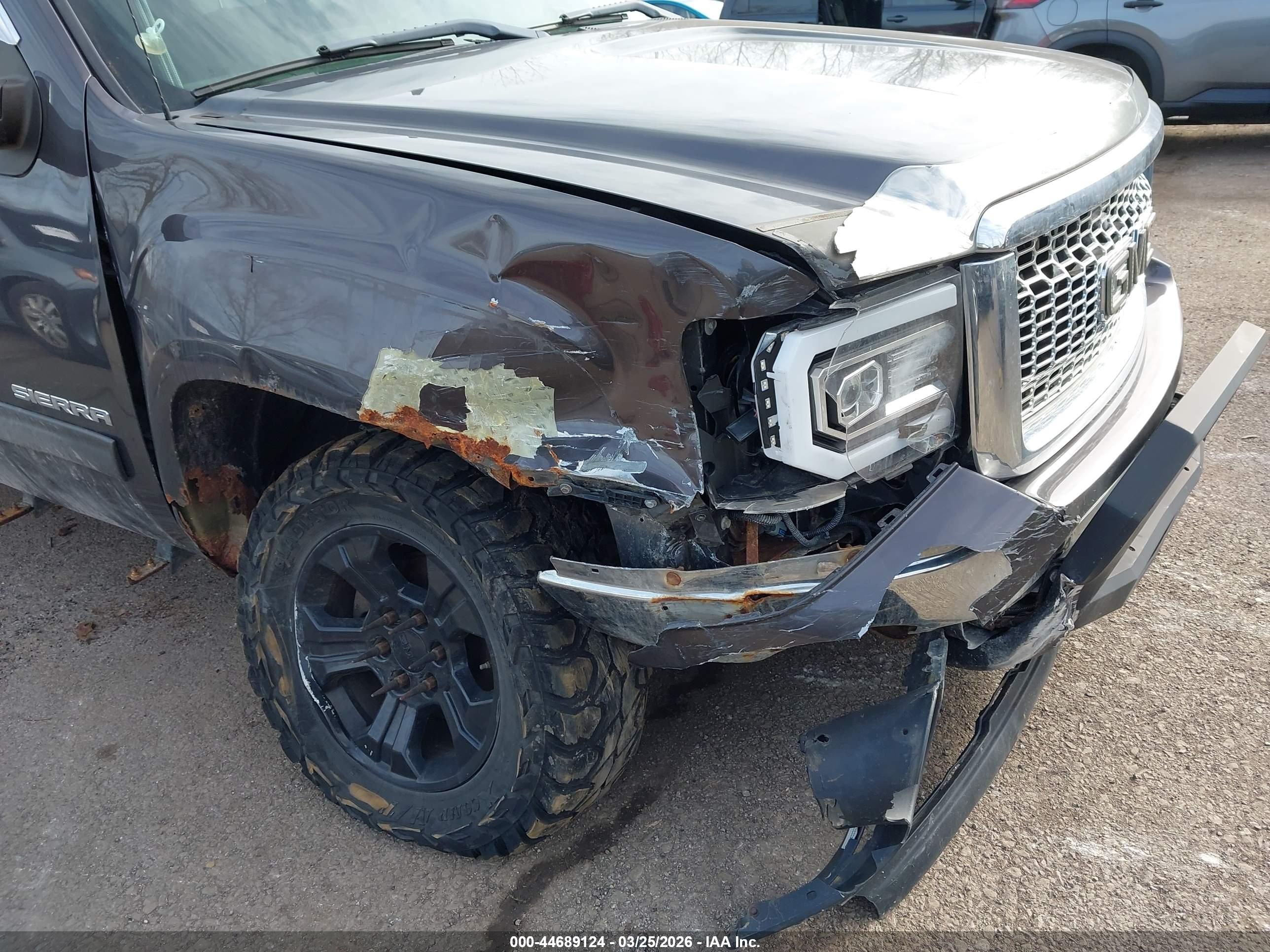 GMC SIERRA image 6
